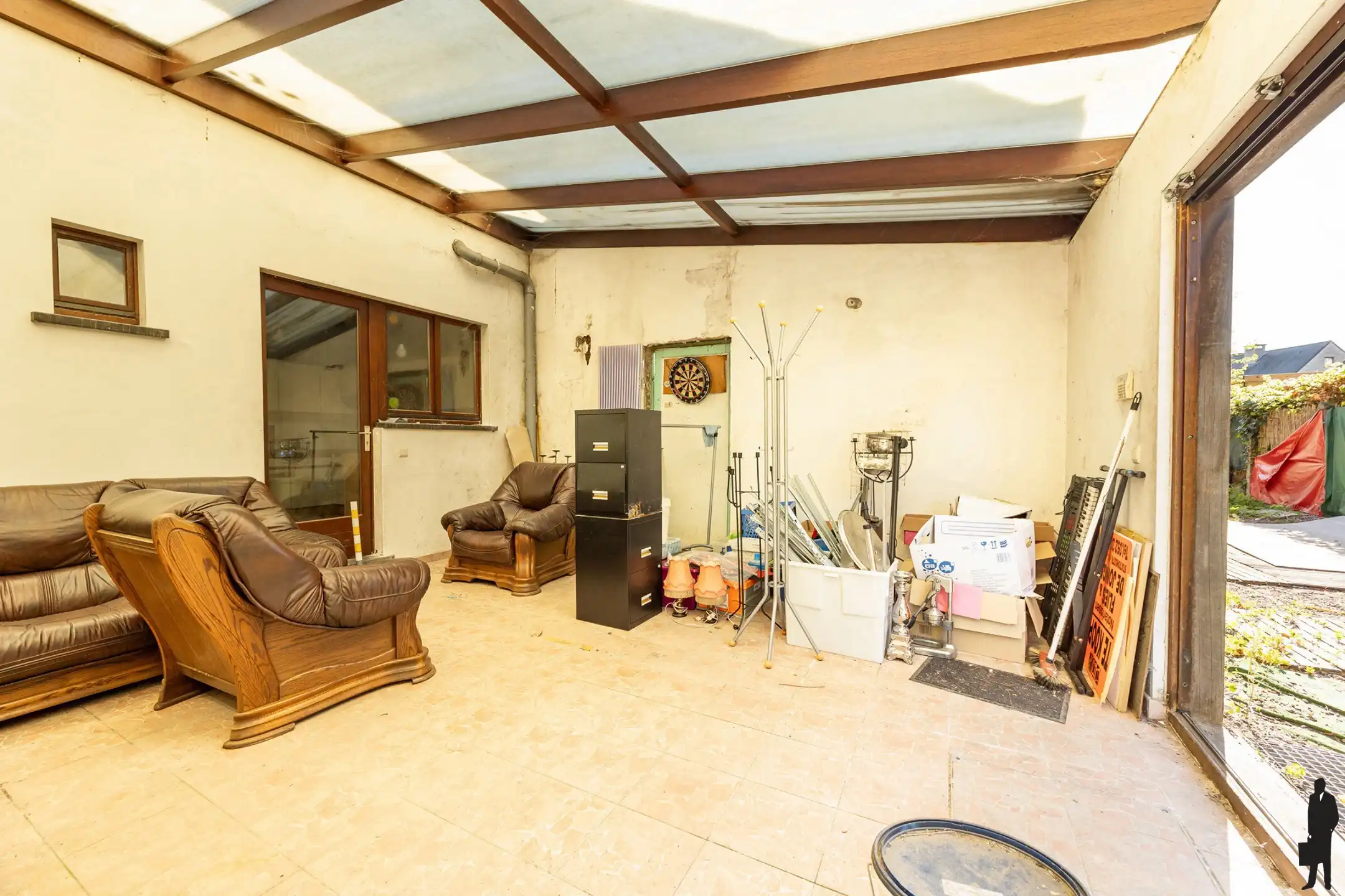 Te renoveren ruime woning met werkplaats foto 14