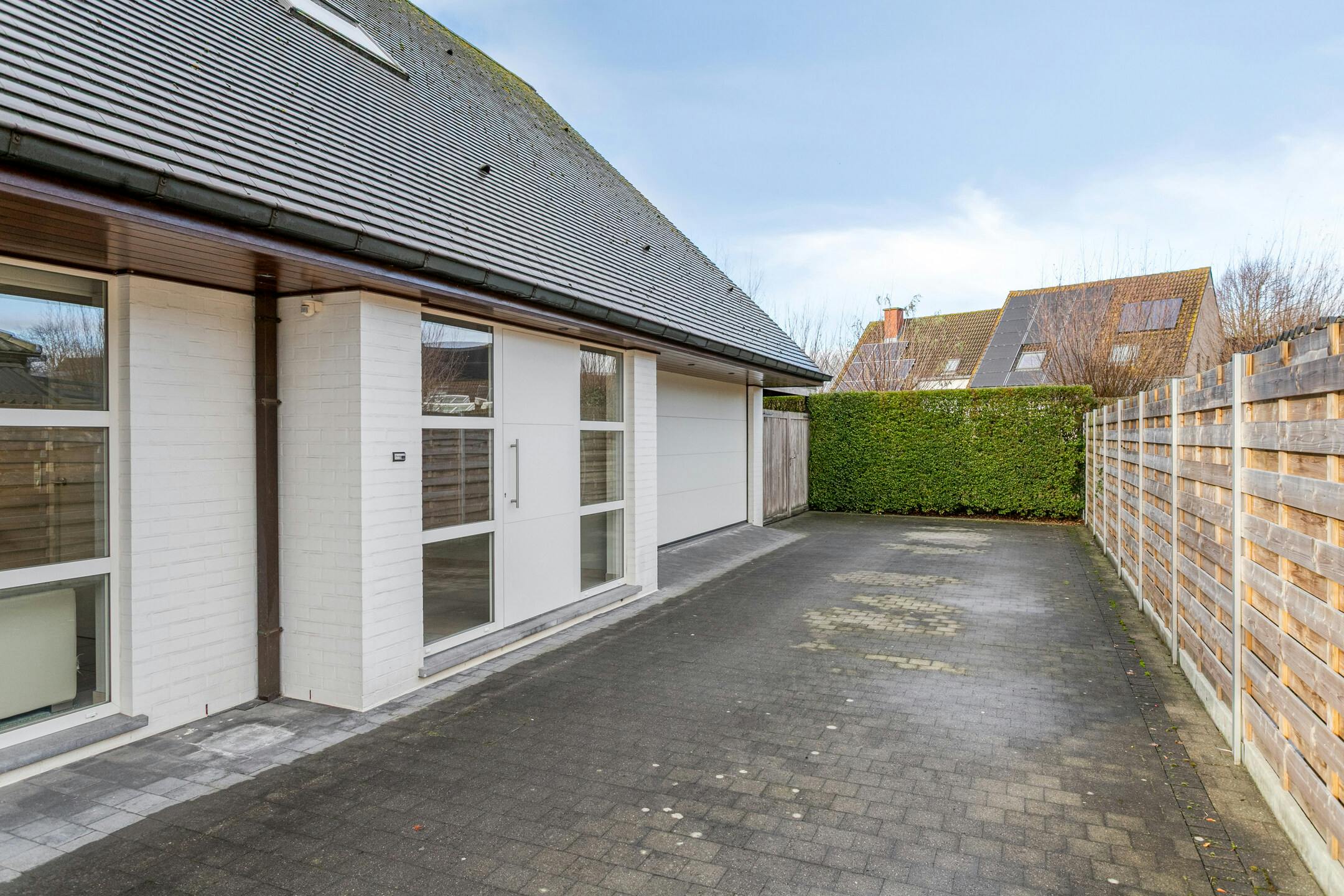 Instapklaar huis met 4 slaapkamers en zwembad in Koolkerke foto 14