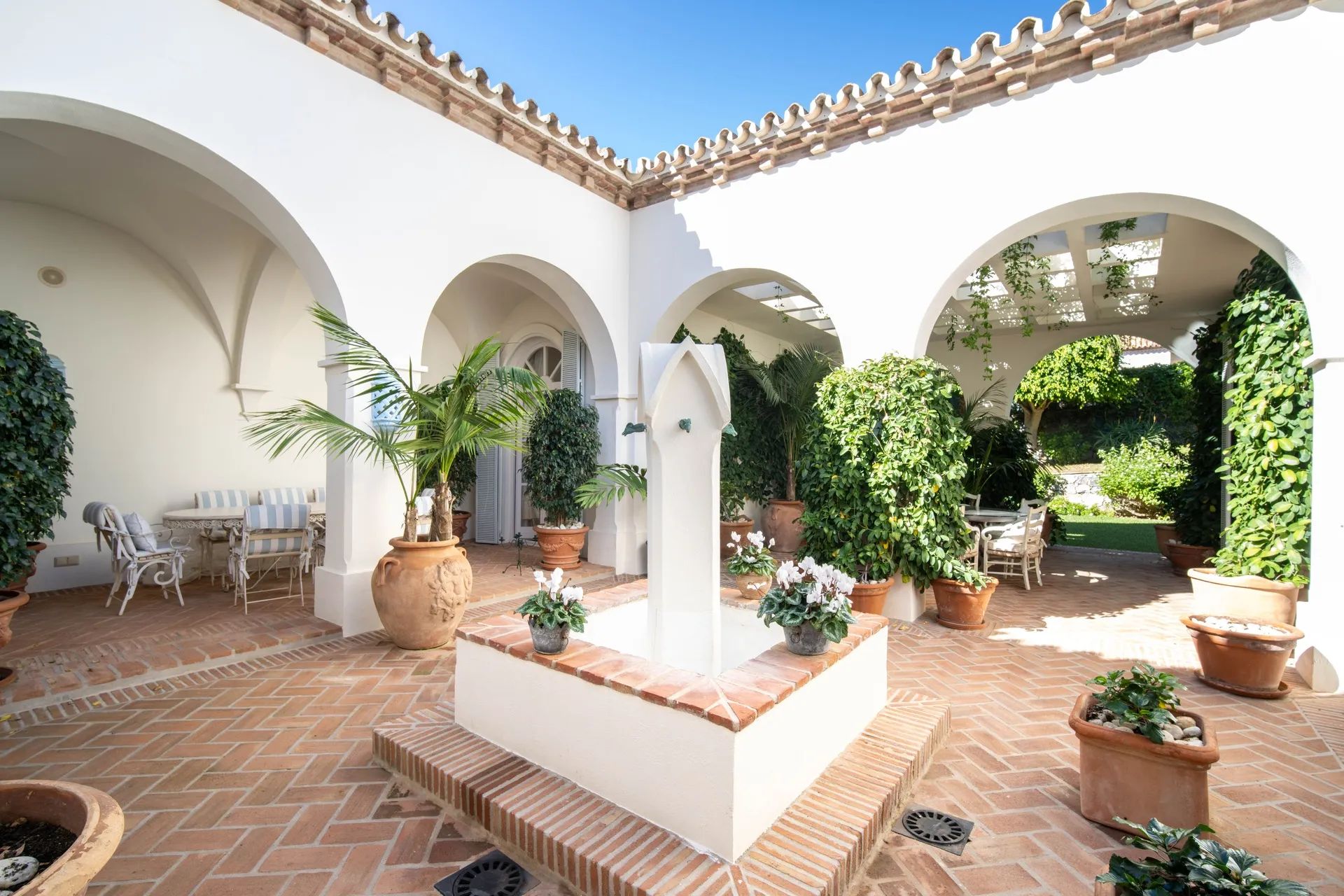 Mediterrane meesterwoning in Marbella’s meest prestigieuze enclave foto 13