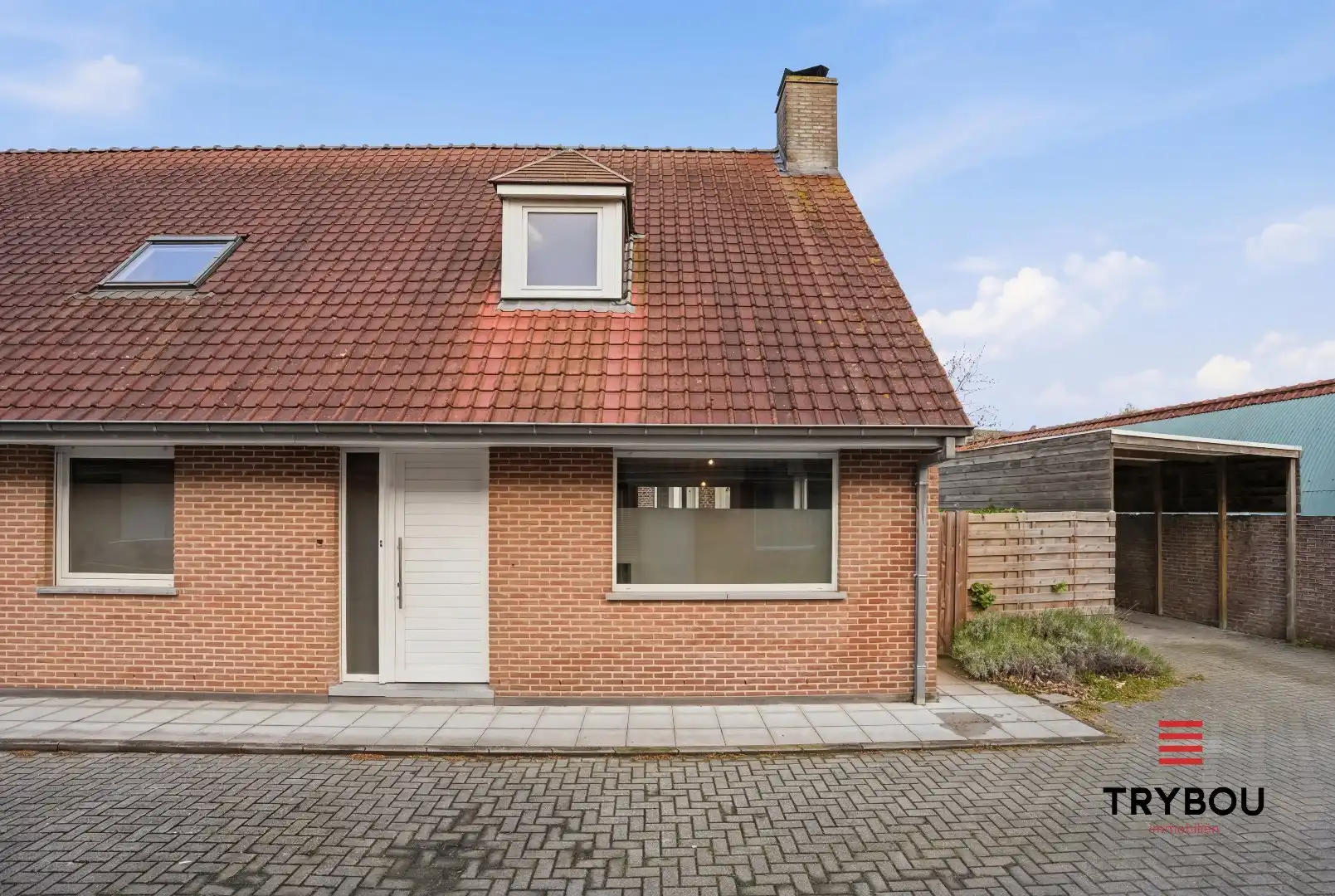 Halfopen bebouwing met 4 slaapkamers in Poelkapelle!  foto 2