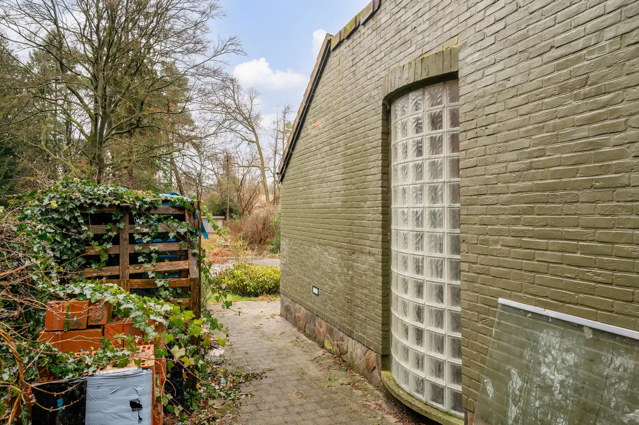 Te renoveren woning met groene tuin te  Heide  foto 21
