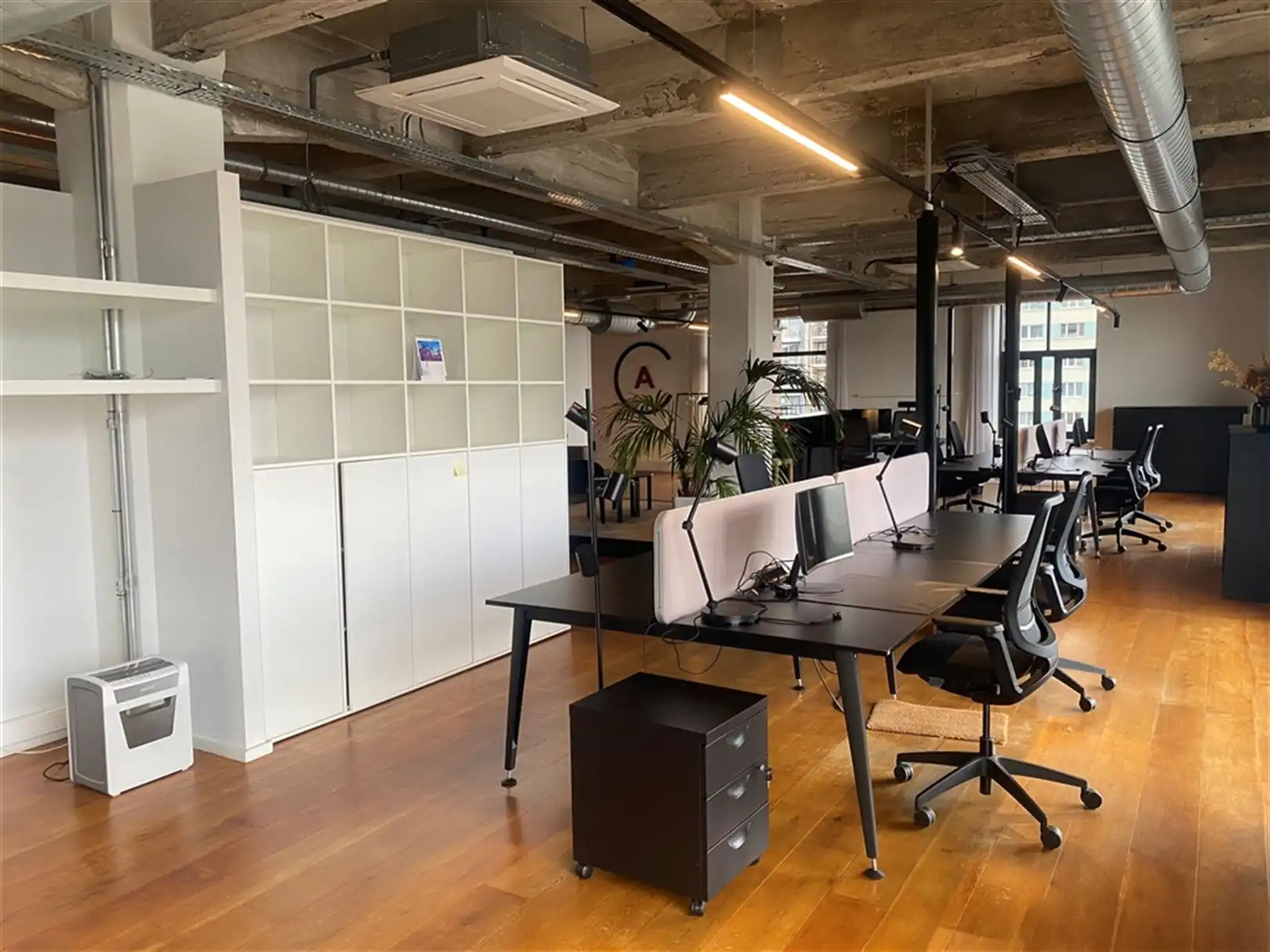 Loftkantoren op het gelijkvloers aan het water foto 6