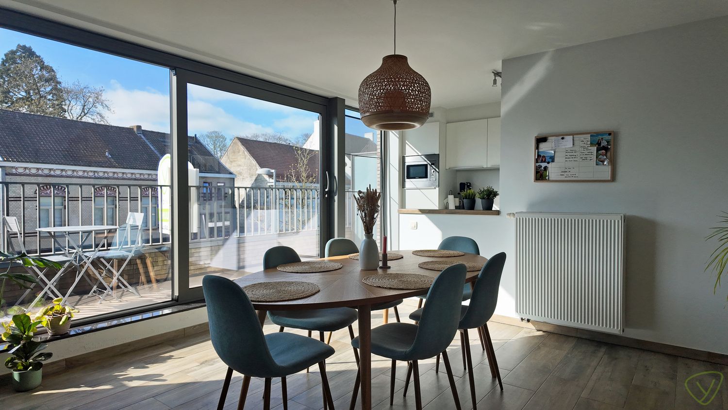 Instapklaar duplex-appartement met terras in het hart van Waarschoot! foto 5