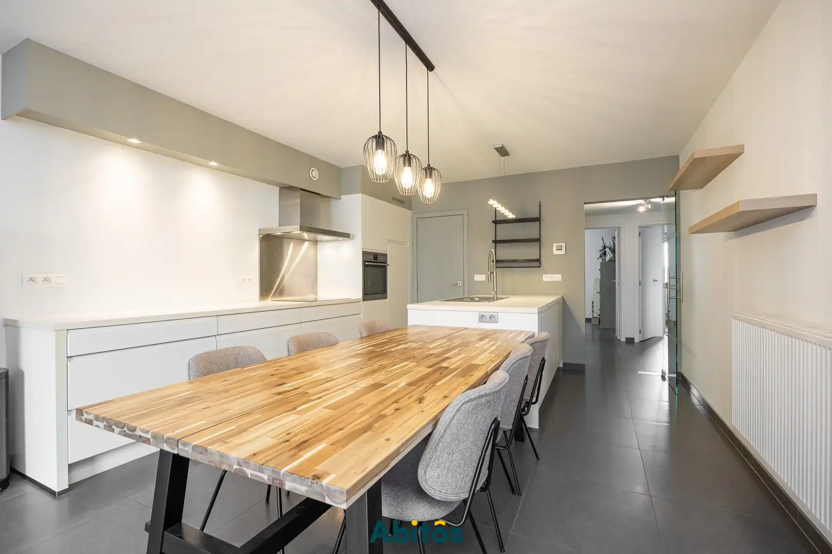 Gelijkvloers appartement met drie slaapkamers foto 9