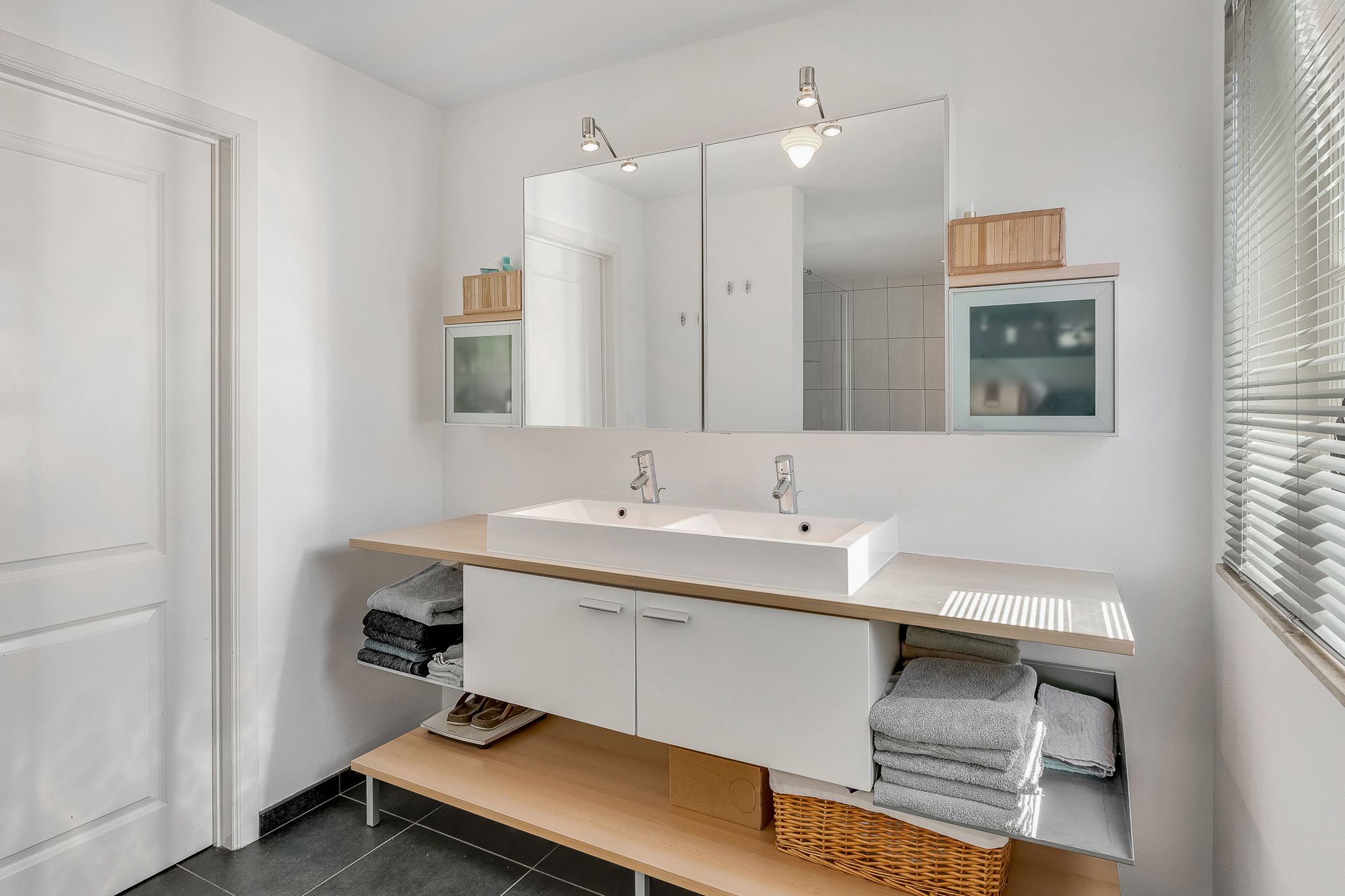 Instapklare woning met tuingerichte aanbouw foto 26