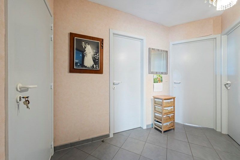 Instapklaar 2 kamer appartement in centrum Diksmuide. foto 9