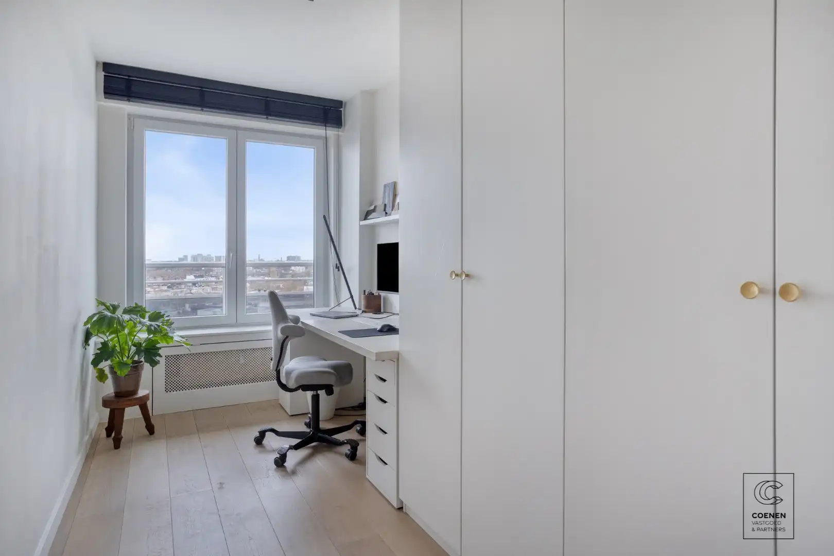 Stijlvol gerenoveerd appartement met 2 slaapkamers & zonnig terras op toplocatie te Berchem foto 10