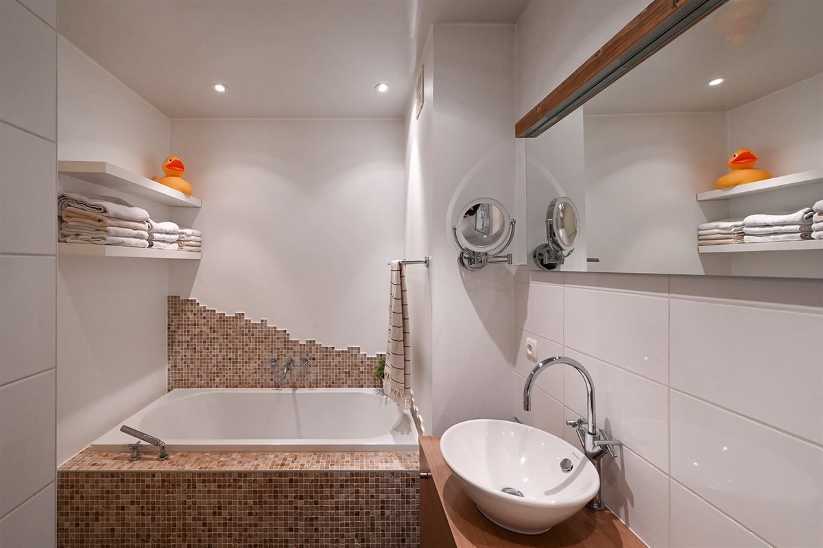 Stijlvol appartement met 2 slaapkamers, 2 terrassen en garageplaats foto 17