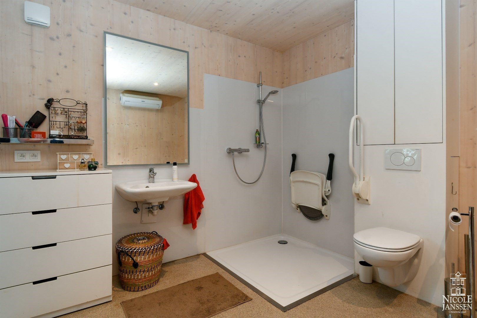 Handelspand met zorgwoning op commerciële A-locatie! foto 13