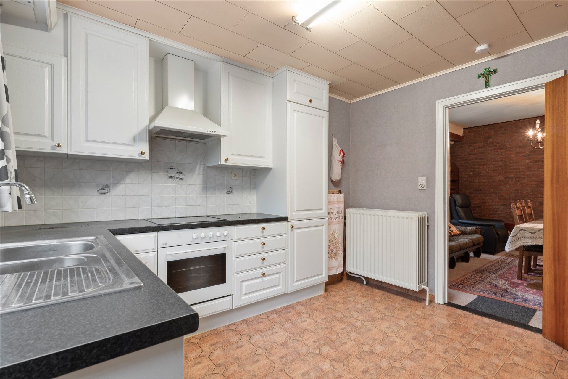 Open bebouwing in groene omgeving foto 9