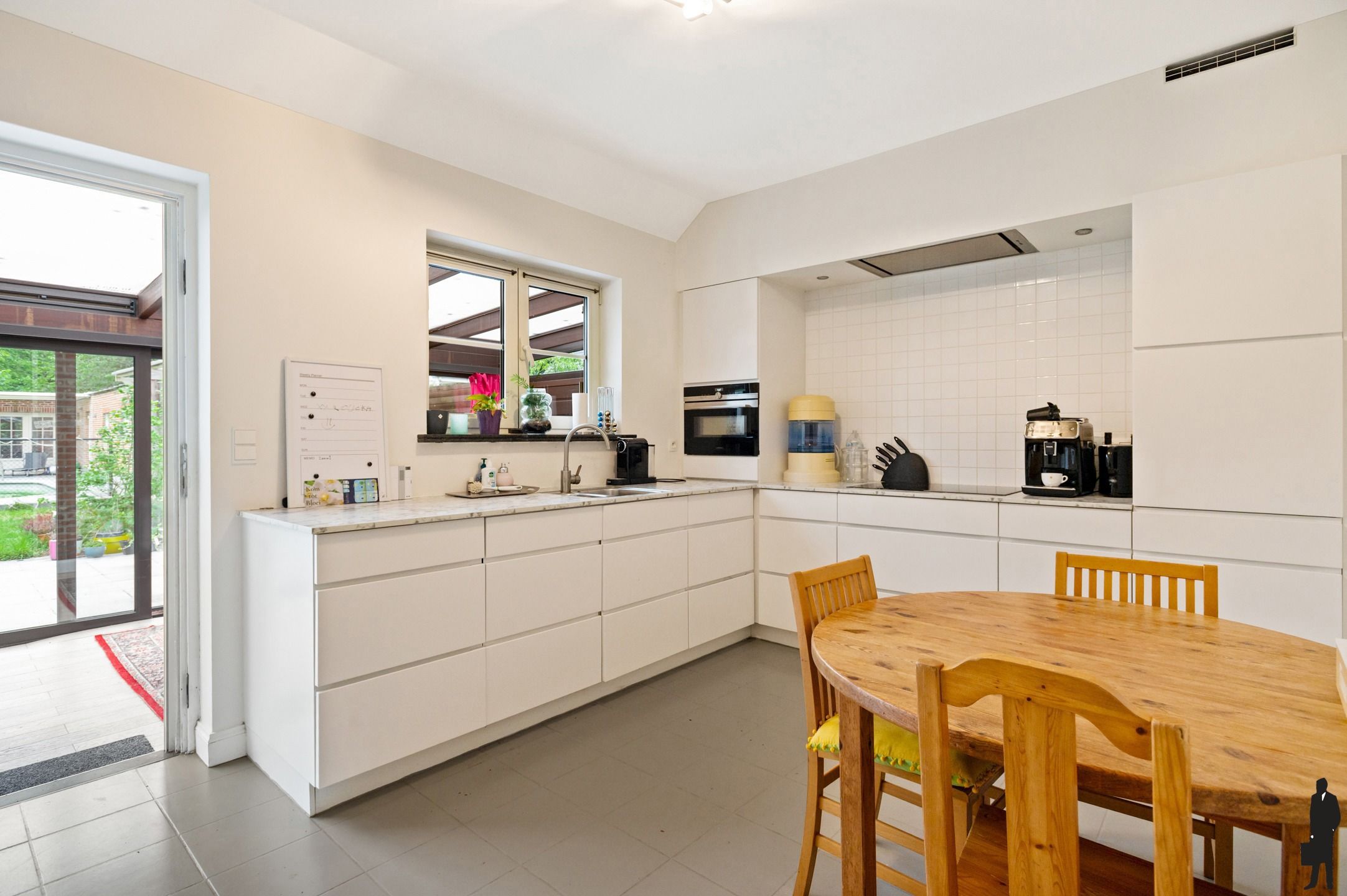 Uitstekend gelegen villa foto 8