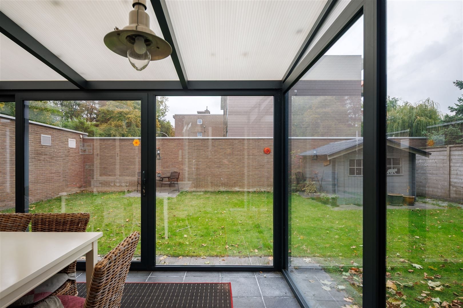 Uniek gelijkvloersappartement met tuin, dubbele garage en tal van mogelijkheden foto 8