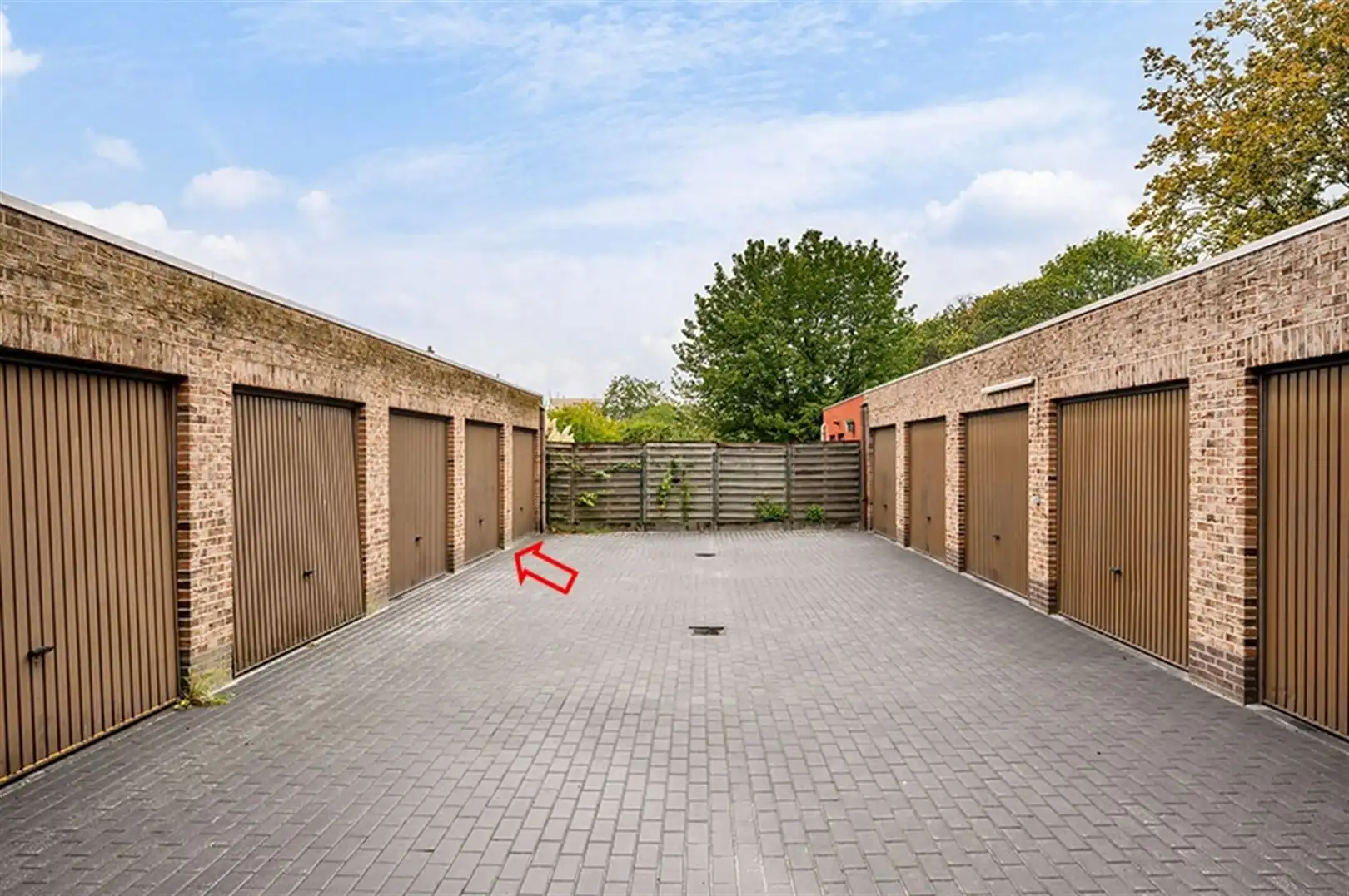 Instapklaar appartement met 2 grote slaapkamers, terras en garagebox foto 27