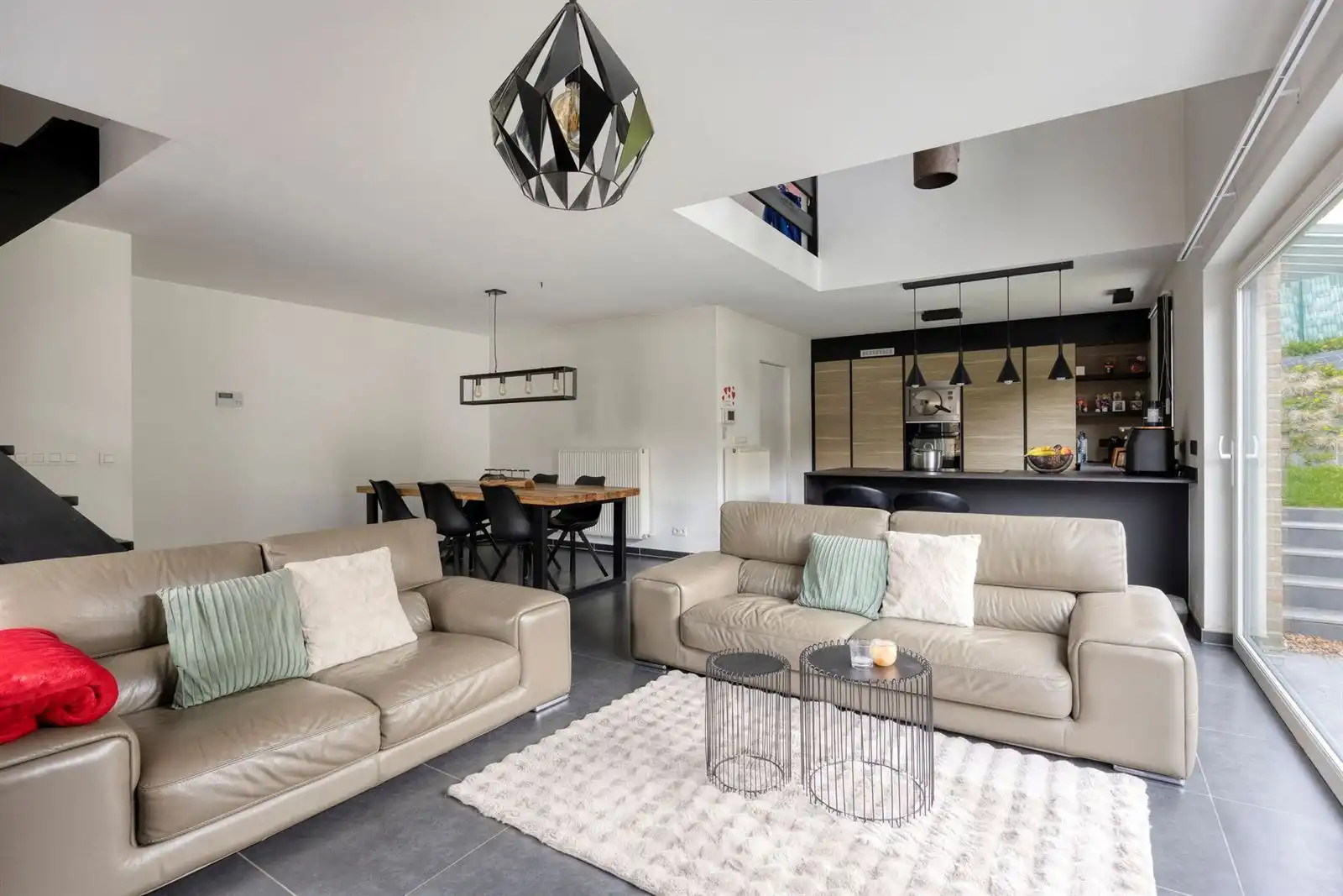 Alleenstaande woning met tuin foto 8