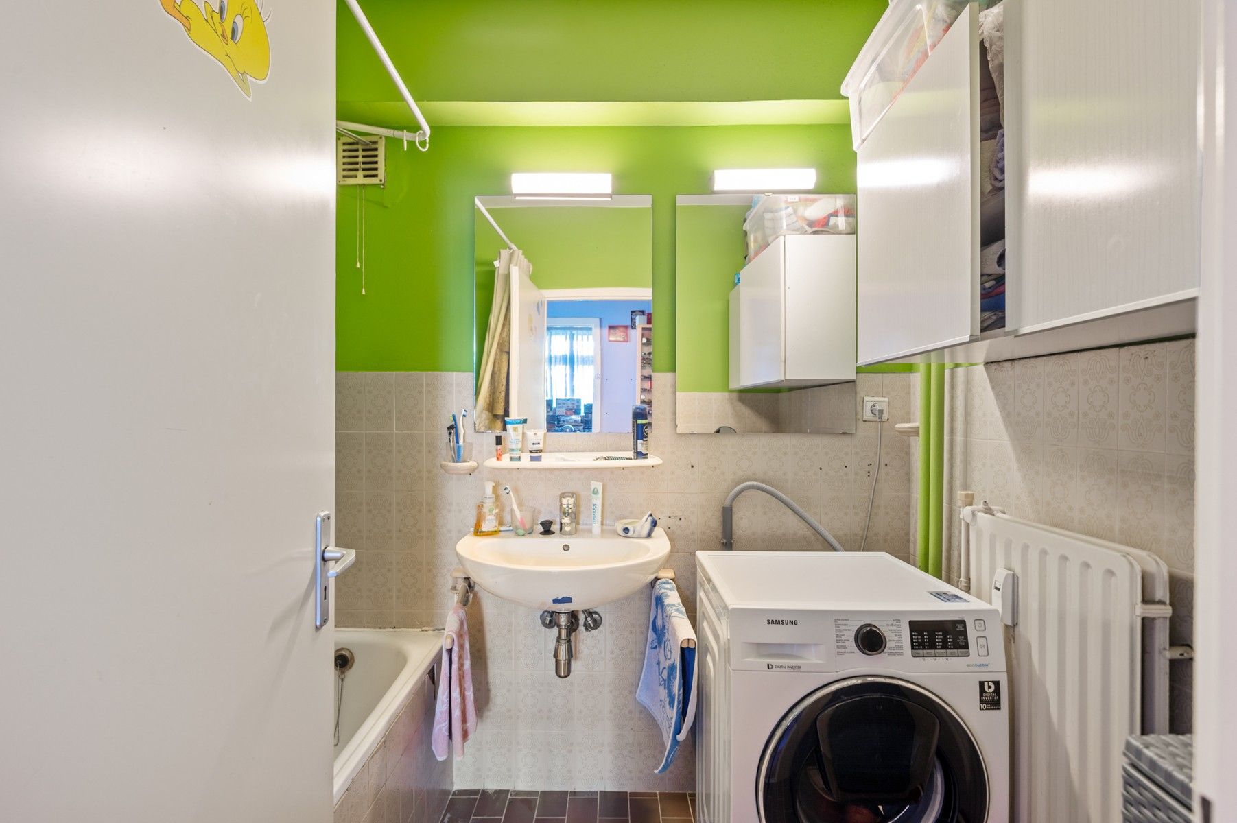 Appartement met 3 slaapkamers, terras en autostaanplaats te Berchem foto 10