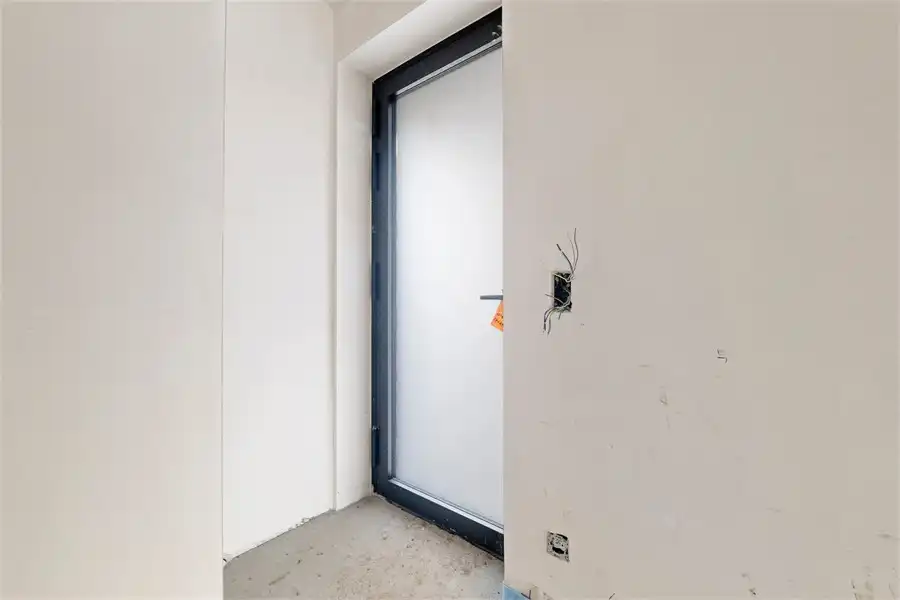 RUIME NIEUWBOUWWONING, GEKENMERKT DOOR EEN STRAKKE ARCHITECTUUR (WONING 4) foto 6