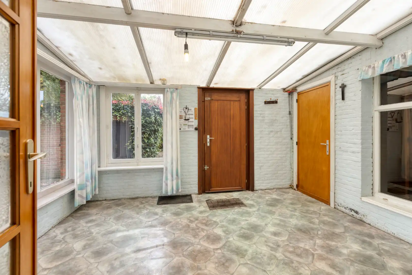 Te renoveren woning met 3 slaapkamers en ruime tuin op 1.065 m² te OLV Olen !  foto 9
