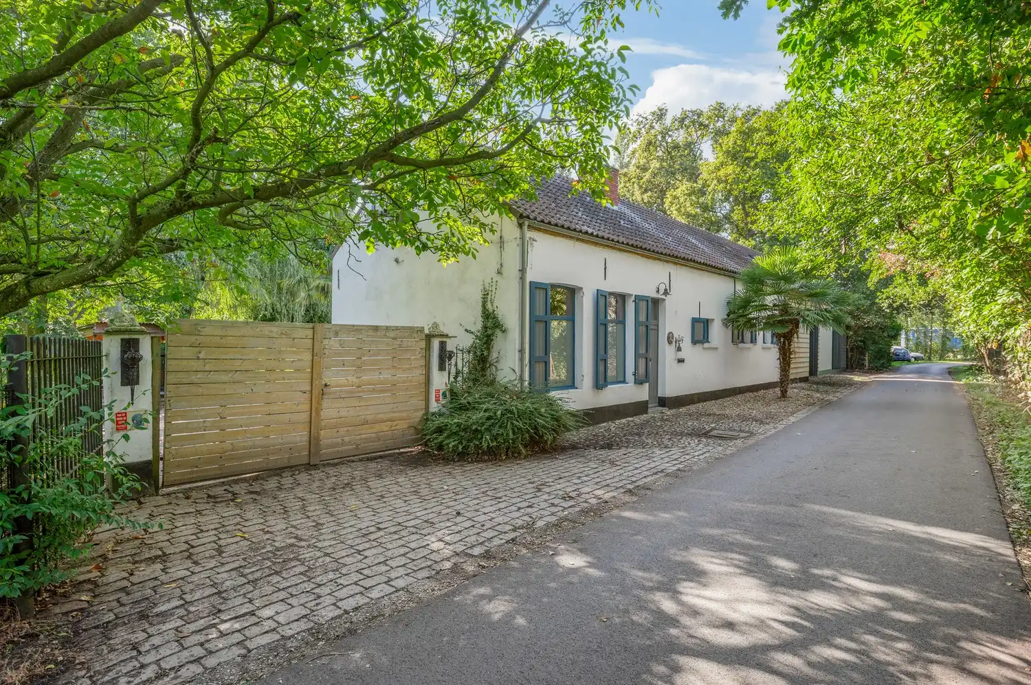 Charmante hoeve in een oase van groen foto 36