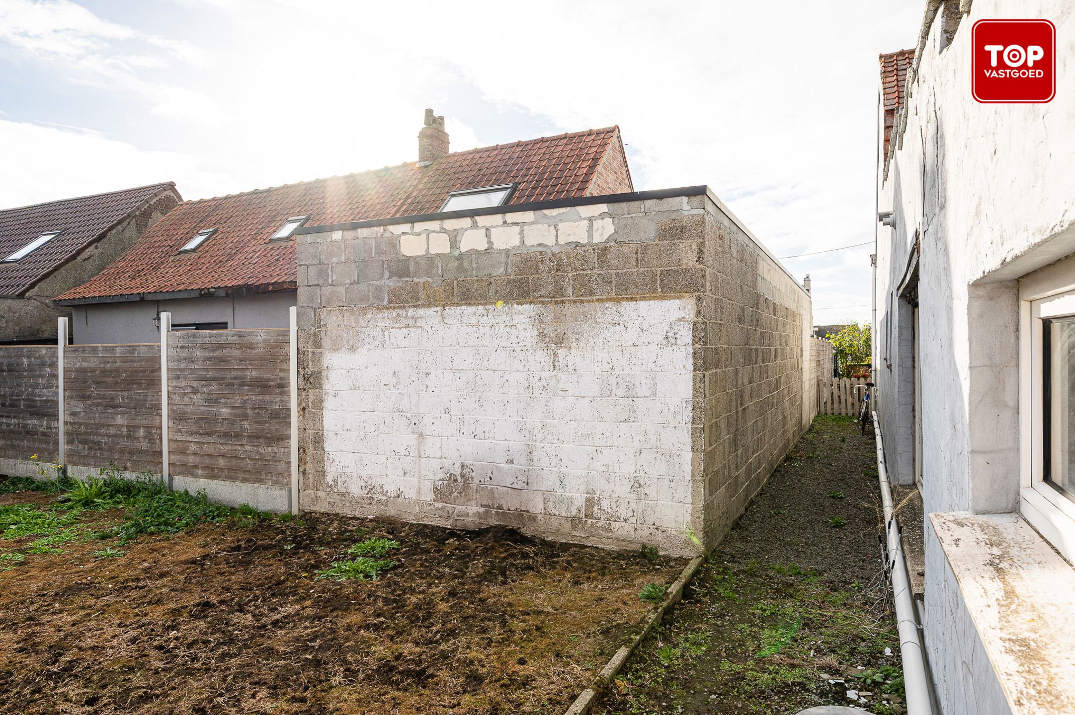Landelijk gelegen woning met veel potentieel foto 22