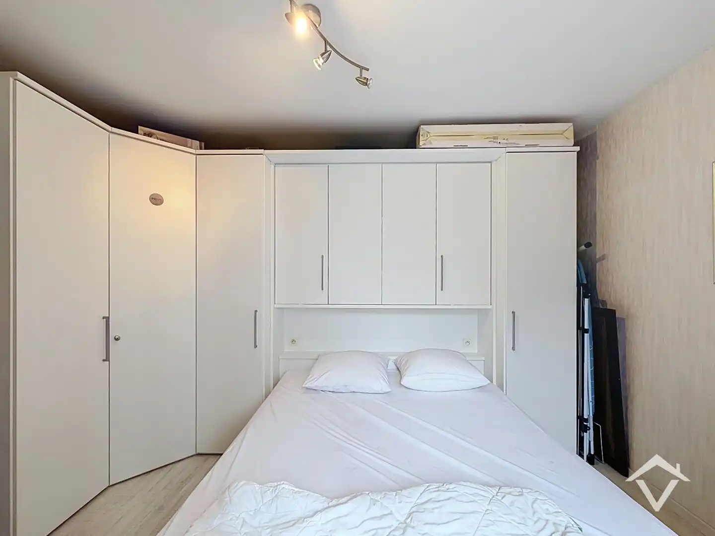 Instapklaar gemeubeld appartement op toplocatie met lateraal zeezicht te Middelkerke foto 12