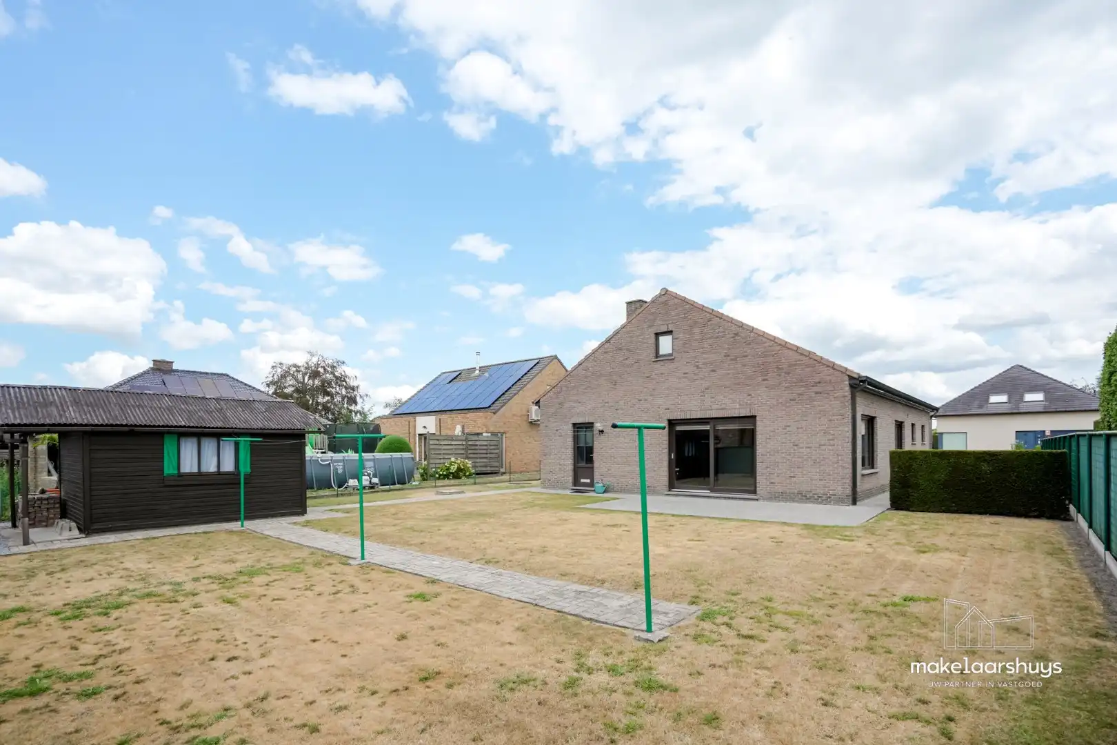 Goed onderhouden bungalow met ruime zolder.   foto 17