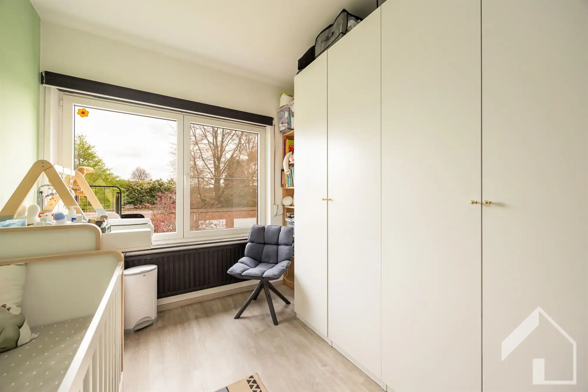 Instapklaar appartement met zwembad! foto 9