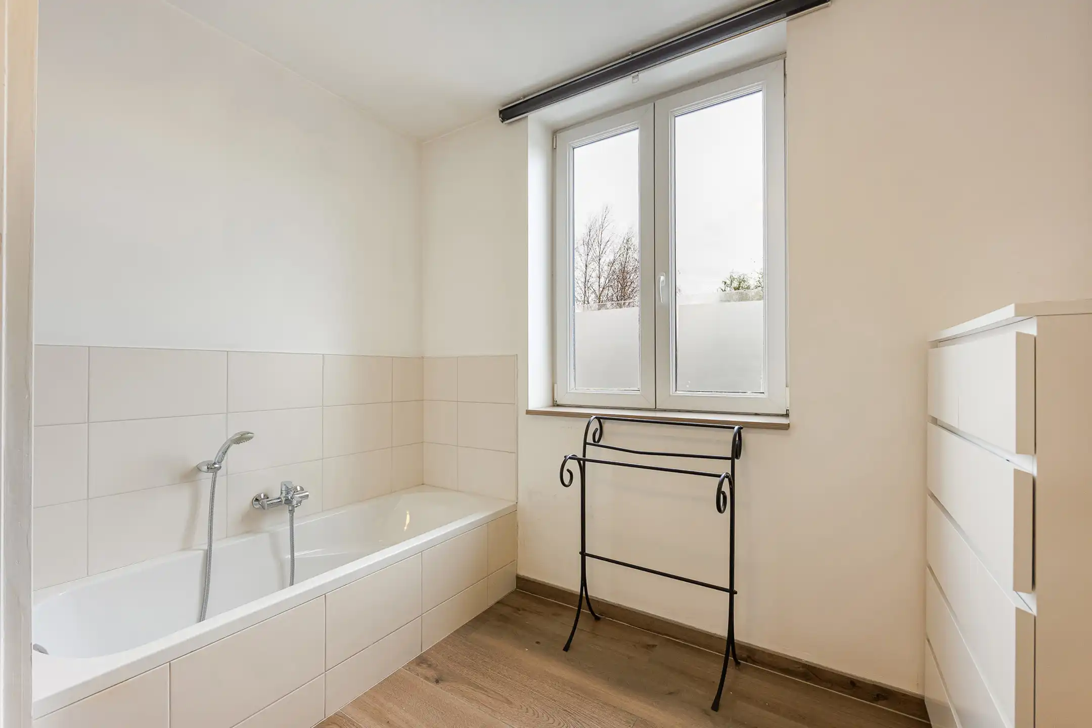 Instapklare  woning met drie slaapkamers en stadstuintje foto 17