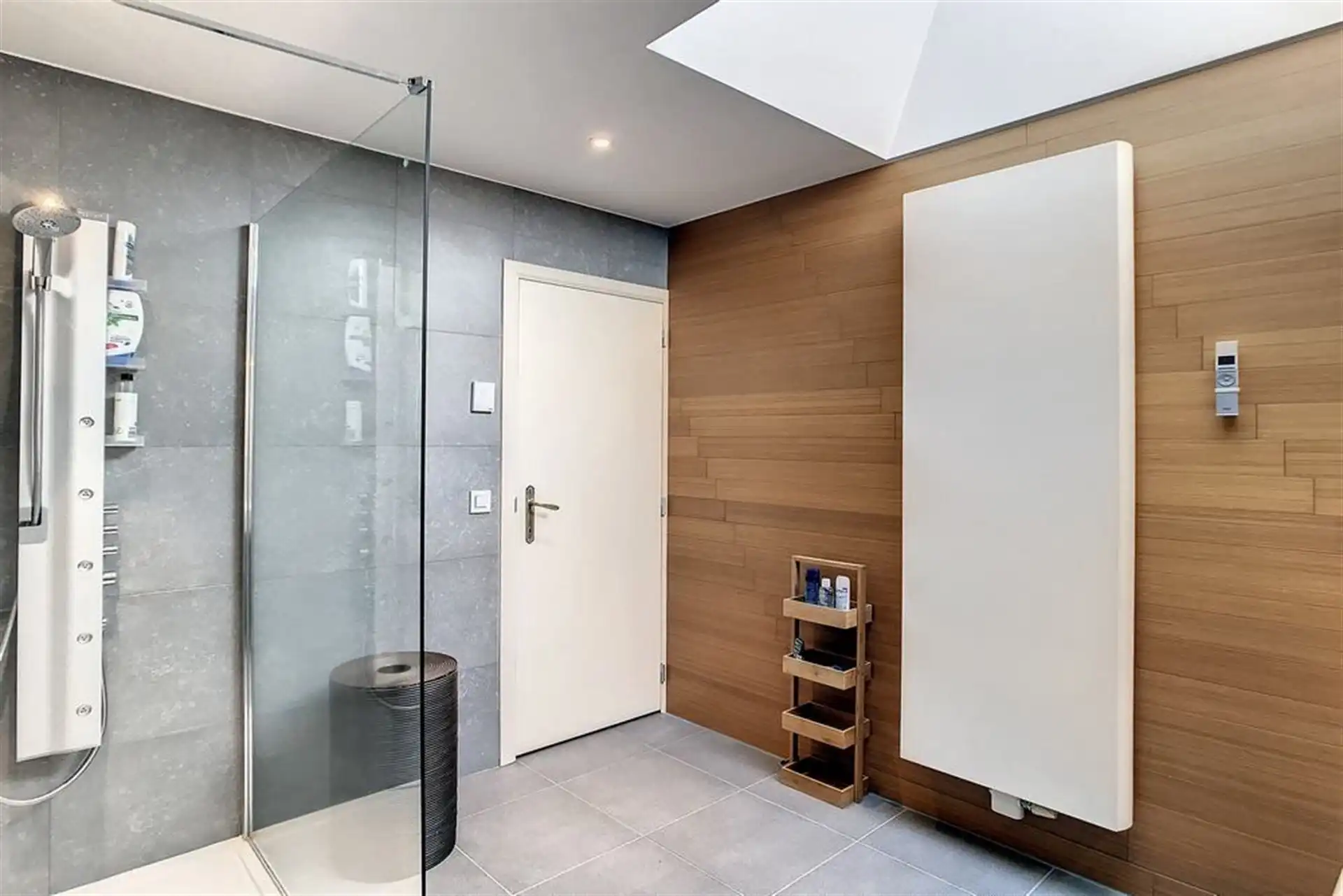 Charmante villa in residentiële omgeving met prachtig aangelegde tuin foto 24