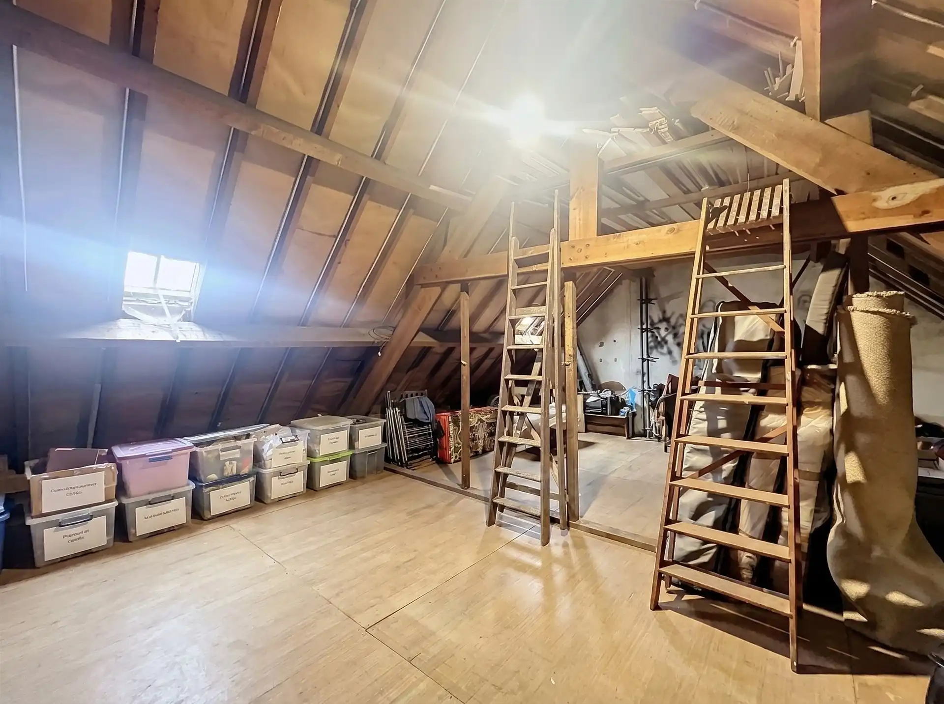 Prachtige instapklare woning met zonnige tuin en 5 slaapkamers! foto 26