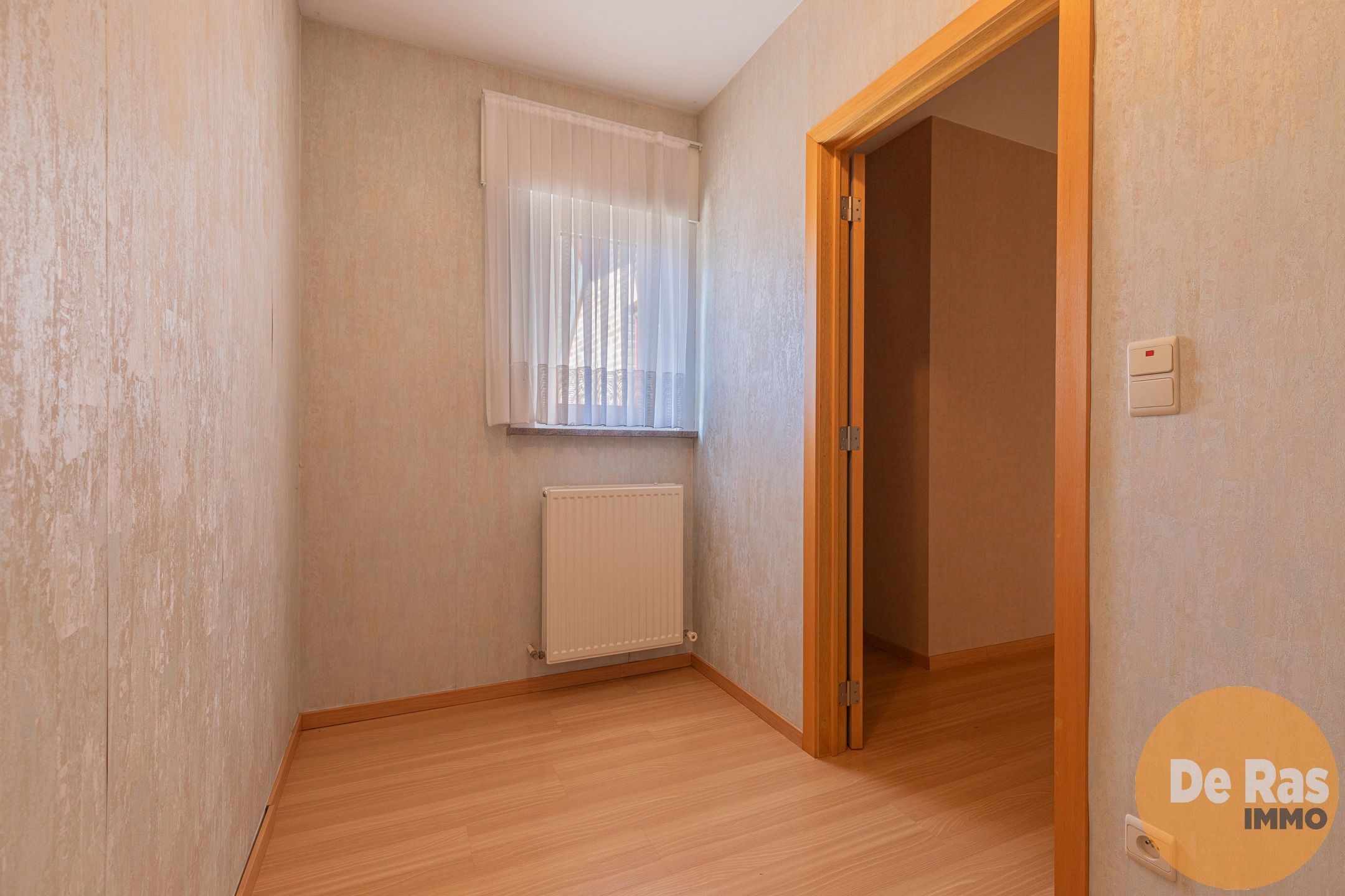 NIEUWERKERKEN - Kwalitatieve woning met diepe tuin en garage foto 12