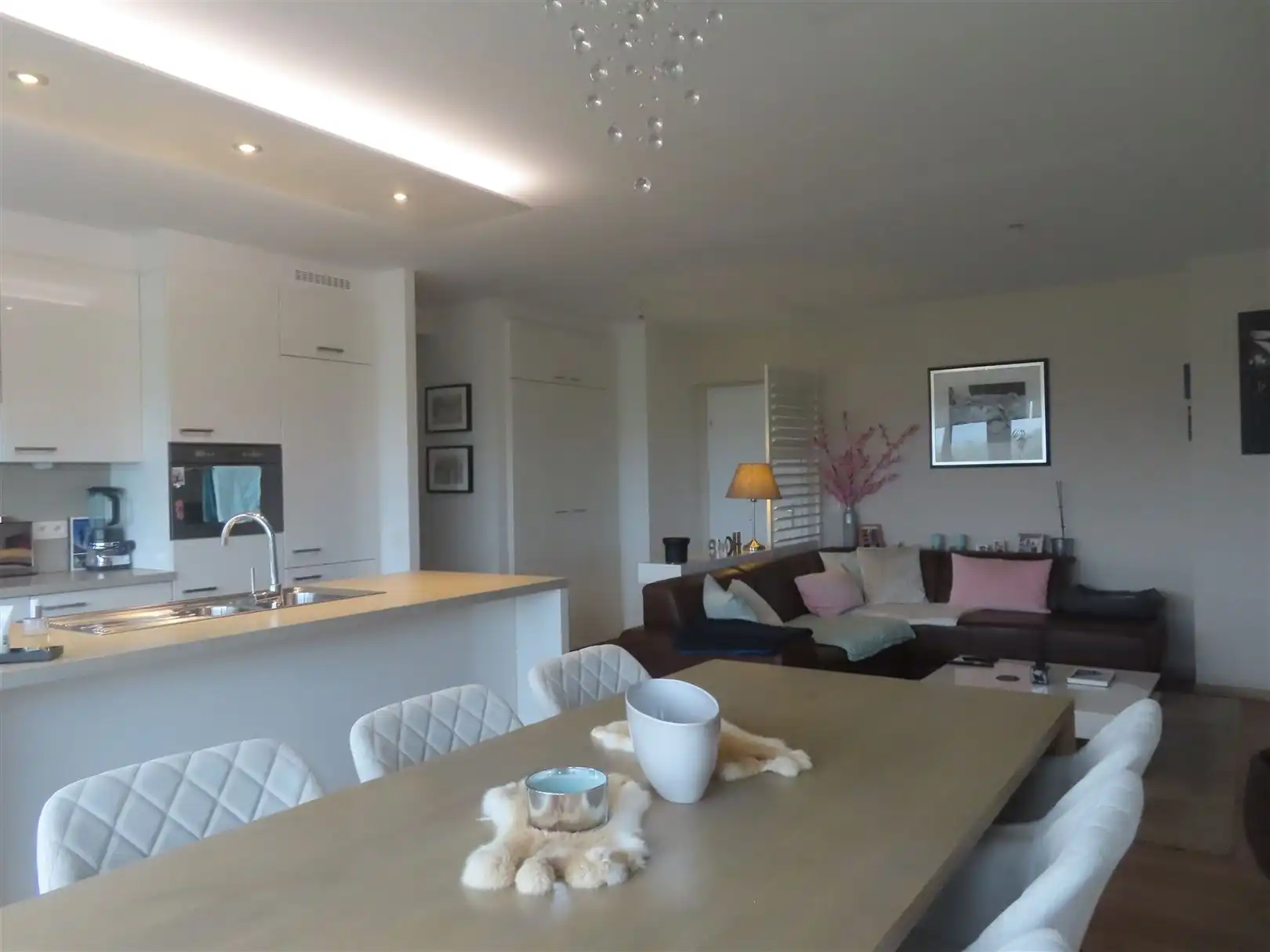 Knap 3slaapkamerappartement met zonnig terras op 't Zuid! foto 3