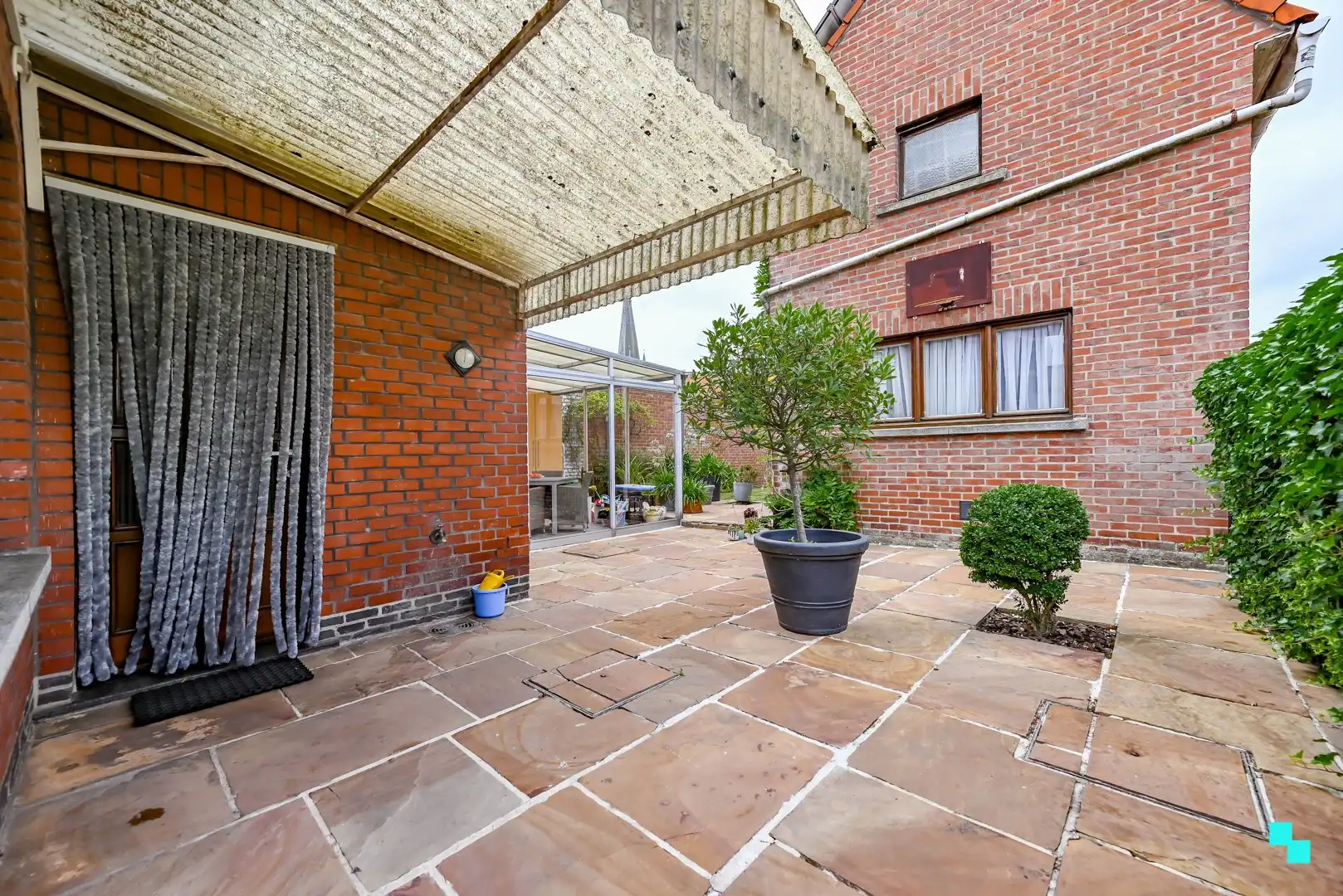 Charmante halfopen bebouwing met bijgebouw in hartje Emelgem foto 12