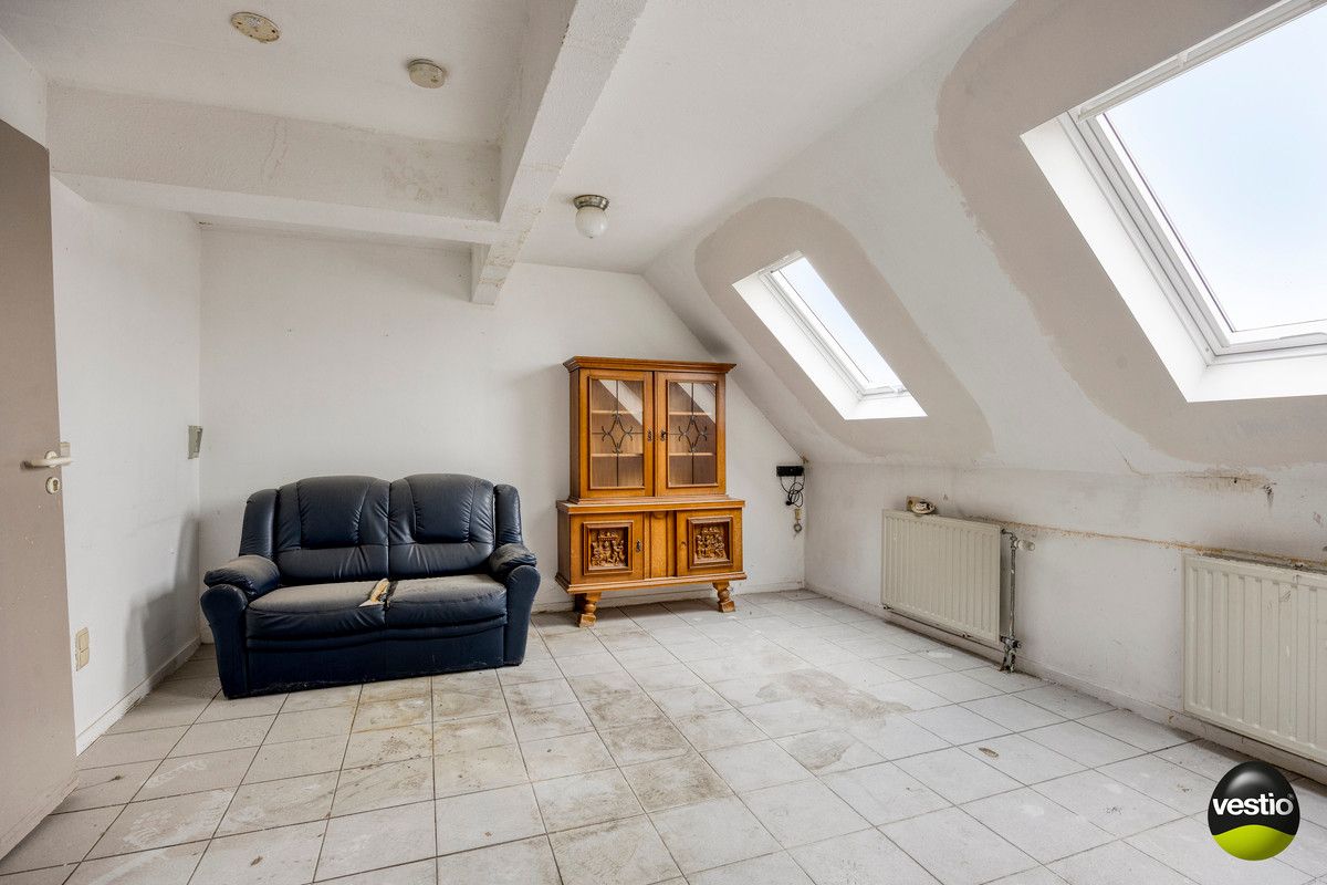 COMPLEX BESTAANDE UIT 14 TE RENOVEREN STUDIO'S MET UITBREIDINGSMOGELIJKHEDEN TE VELDWEZELT. foto 19