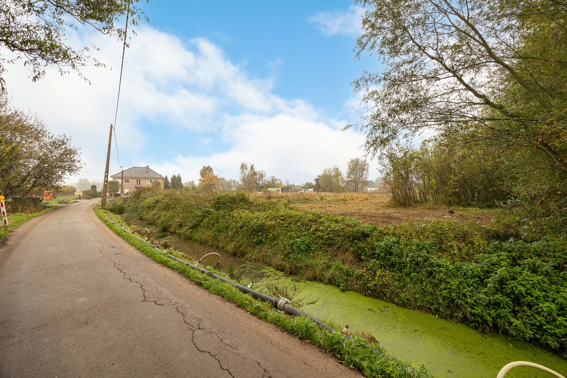 Mooi stuk bouwgrond van 952 m2 voor een grote open bebouwing foto 2