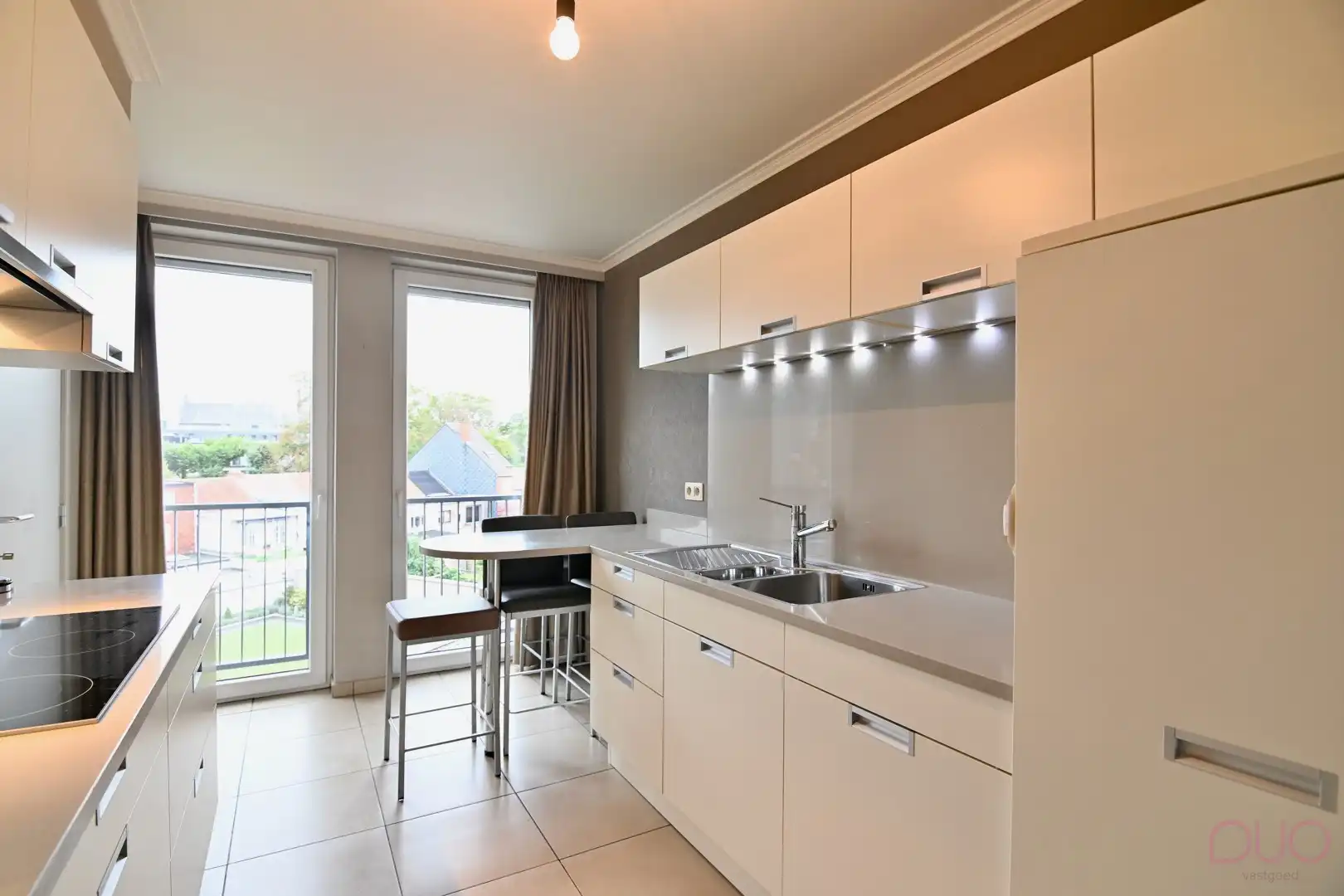 Modern appartement met twee slaapkamers en autostaanplaats foto 6