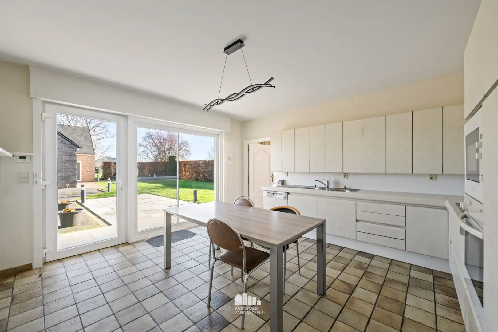  Prachtige villa met achterliggend gastenverblijf en weide op perceel 3.235m².  foto 9