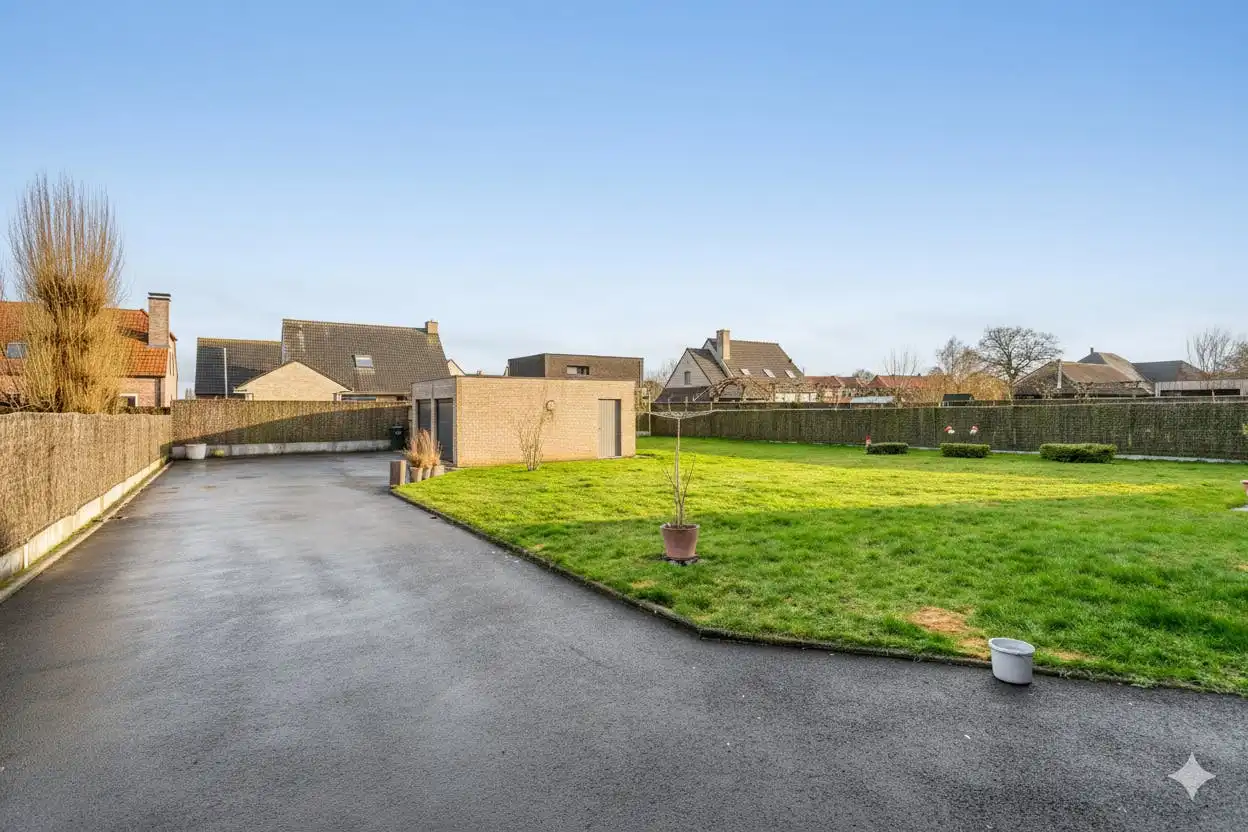 Karaktervolle villa op ruim perceel te koop in Roeselare foto 19