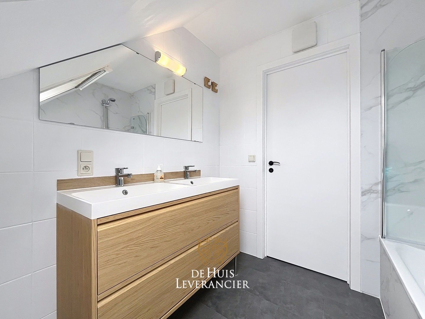 Instapklare, gerenoveerde villa in het hart van Kontich waar rust en comfort gegarandeerd worden foto 26