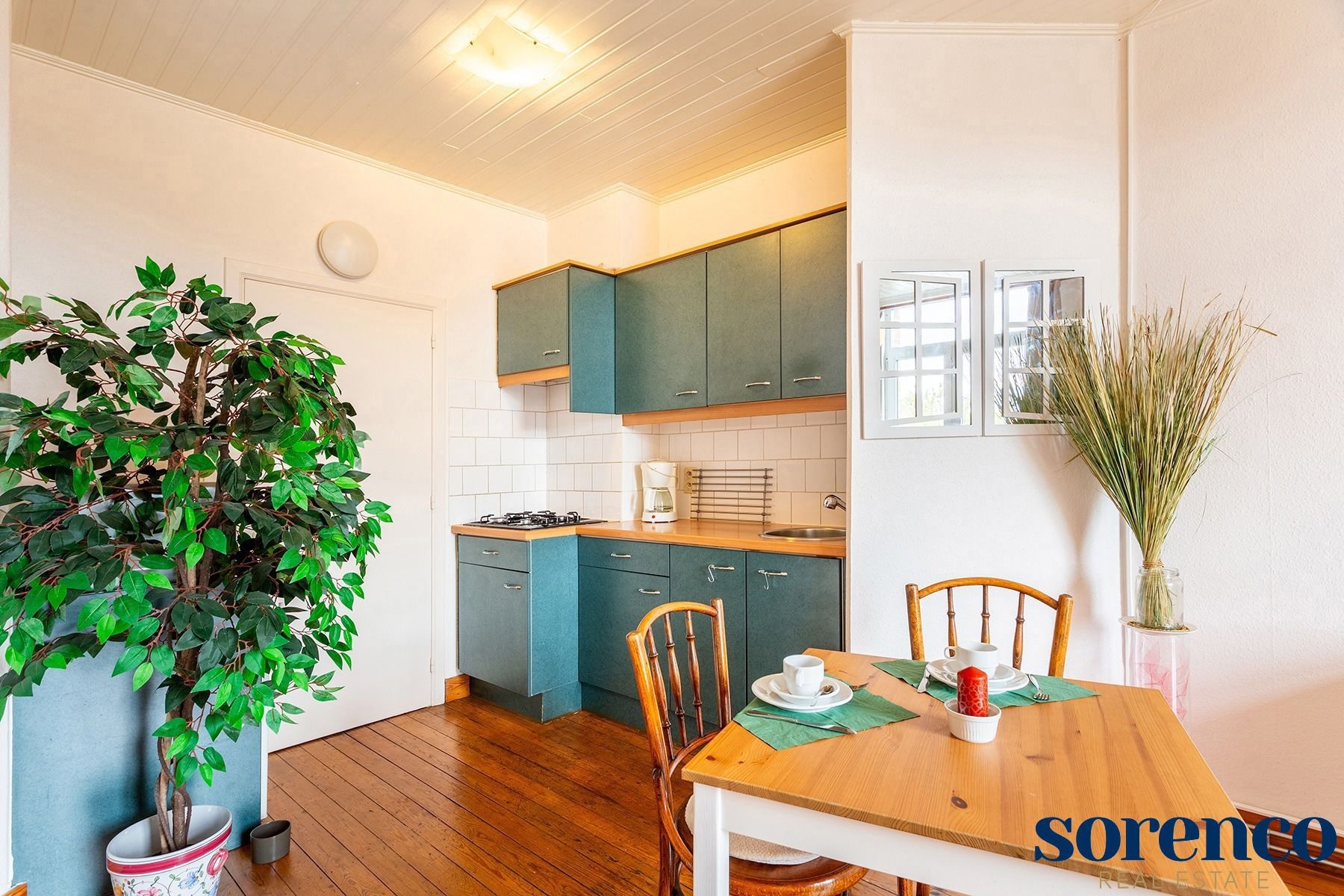 Ruime en lichtrijke woning met garage te Edegem foto 14