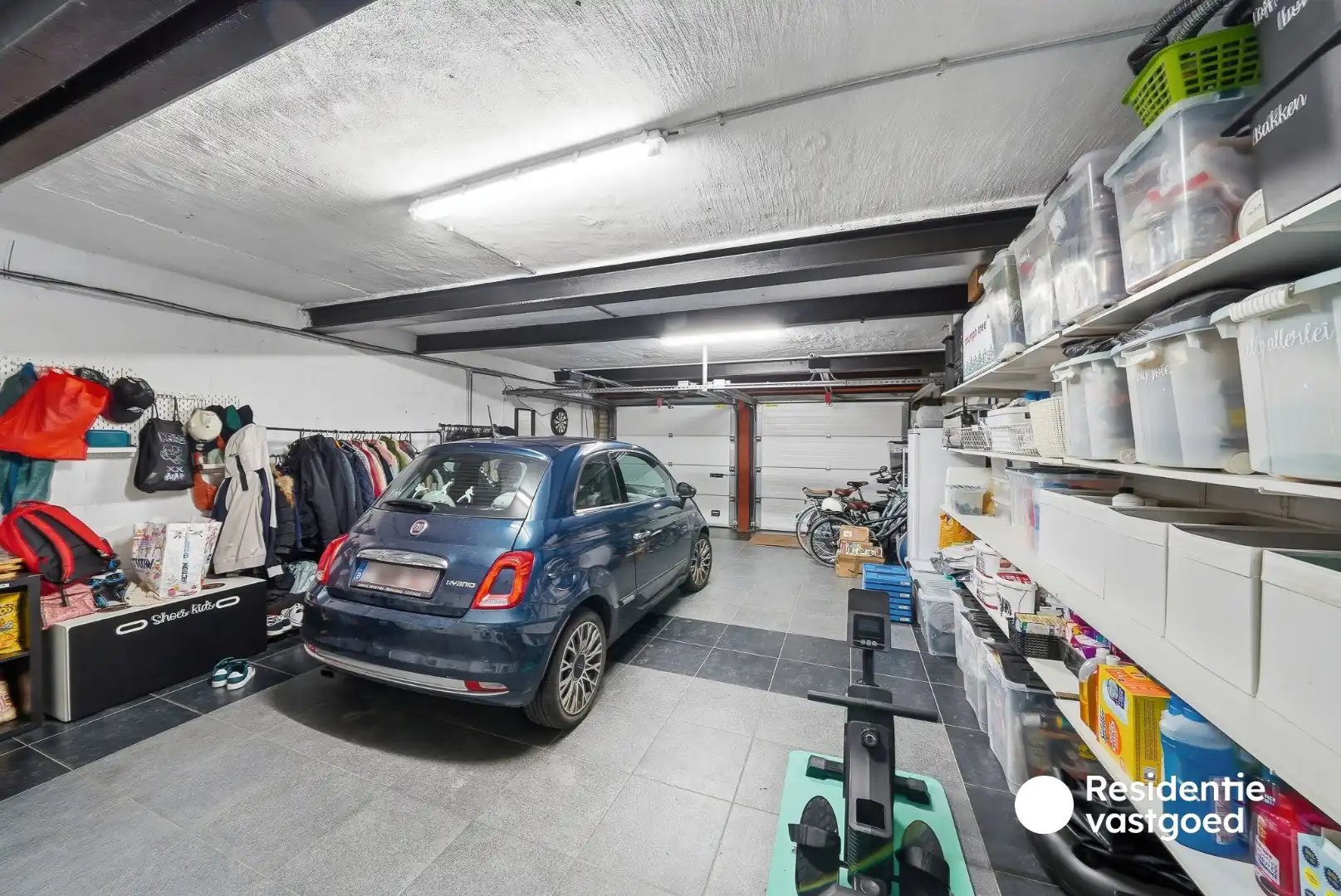 Instapklare woning met dubbele garage, 3 kamers en zongerichte buitenruimtes foto 23