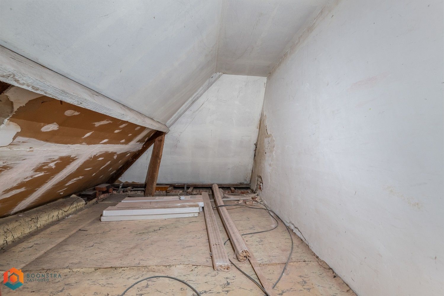 Woning met 3 slaapkamers en ruime garage foto 25