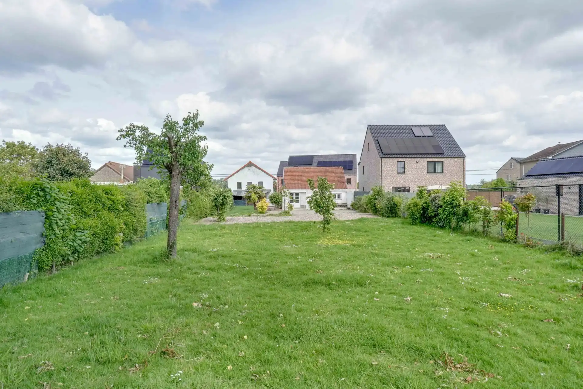 Knusse woning met bijgebouw foto 22