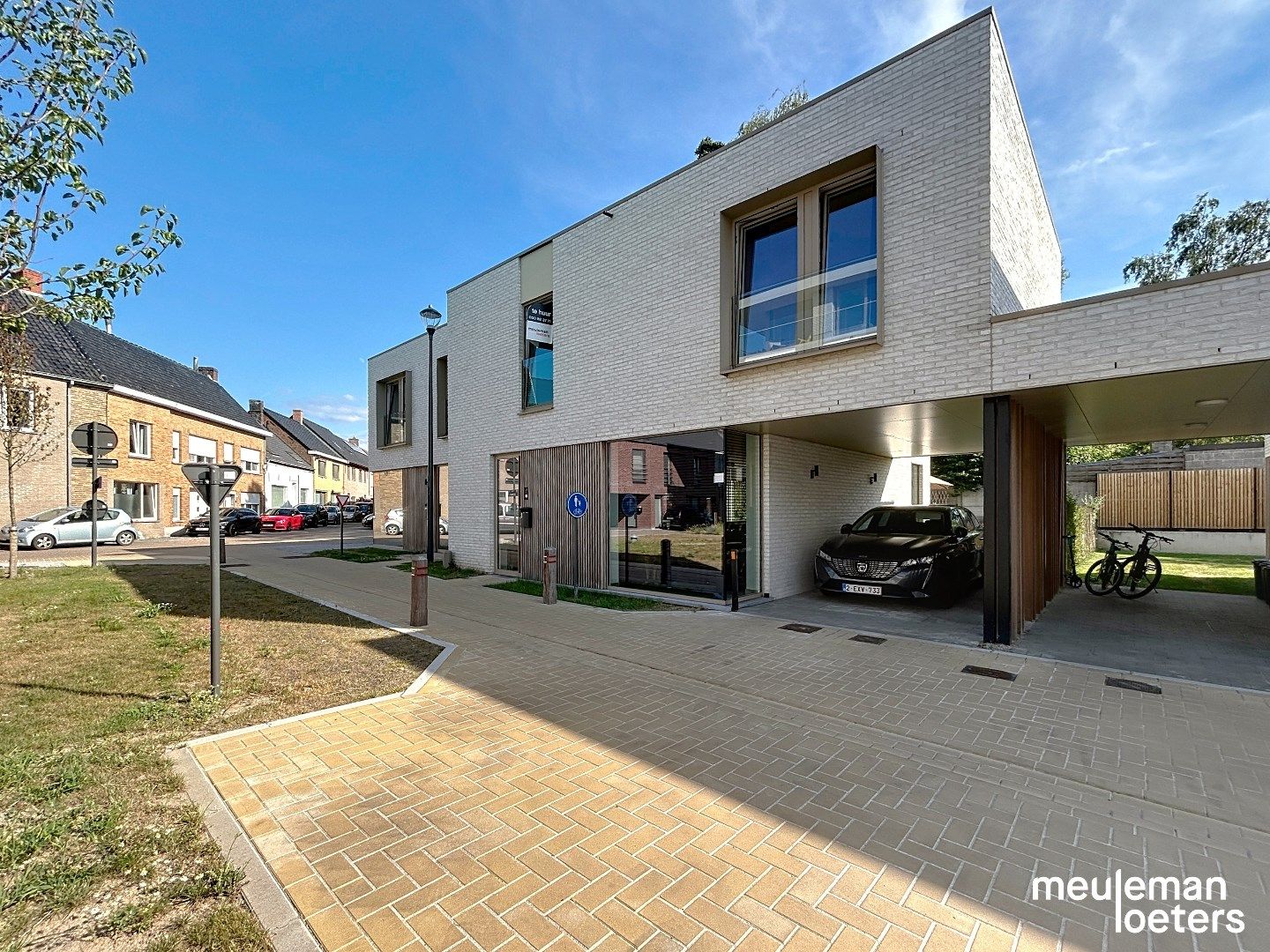 Recente woning op rustige locatie en carport foto 14