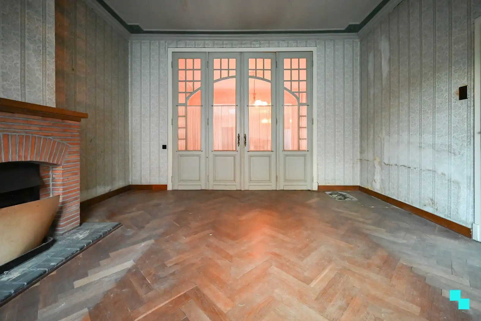 Zeer ruime & authentieke woning in Izegem foto 4