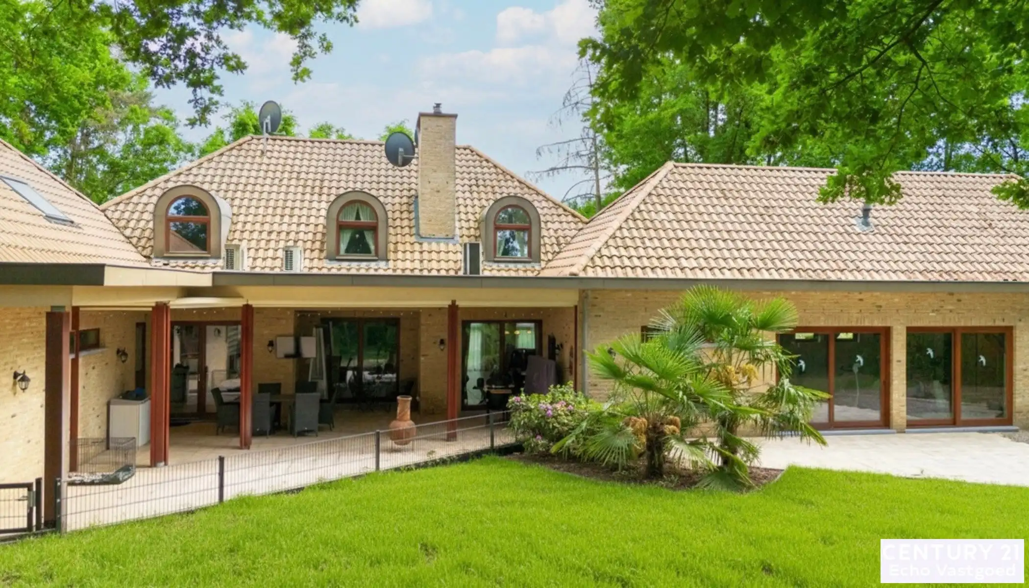 Royale villa met 5 slpks, 4 badks, garage en binnenzwembad foto 14
