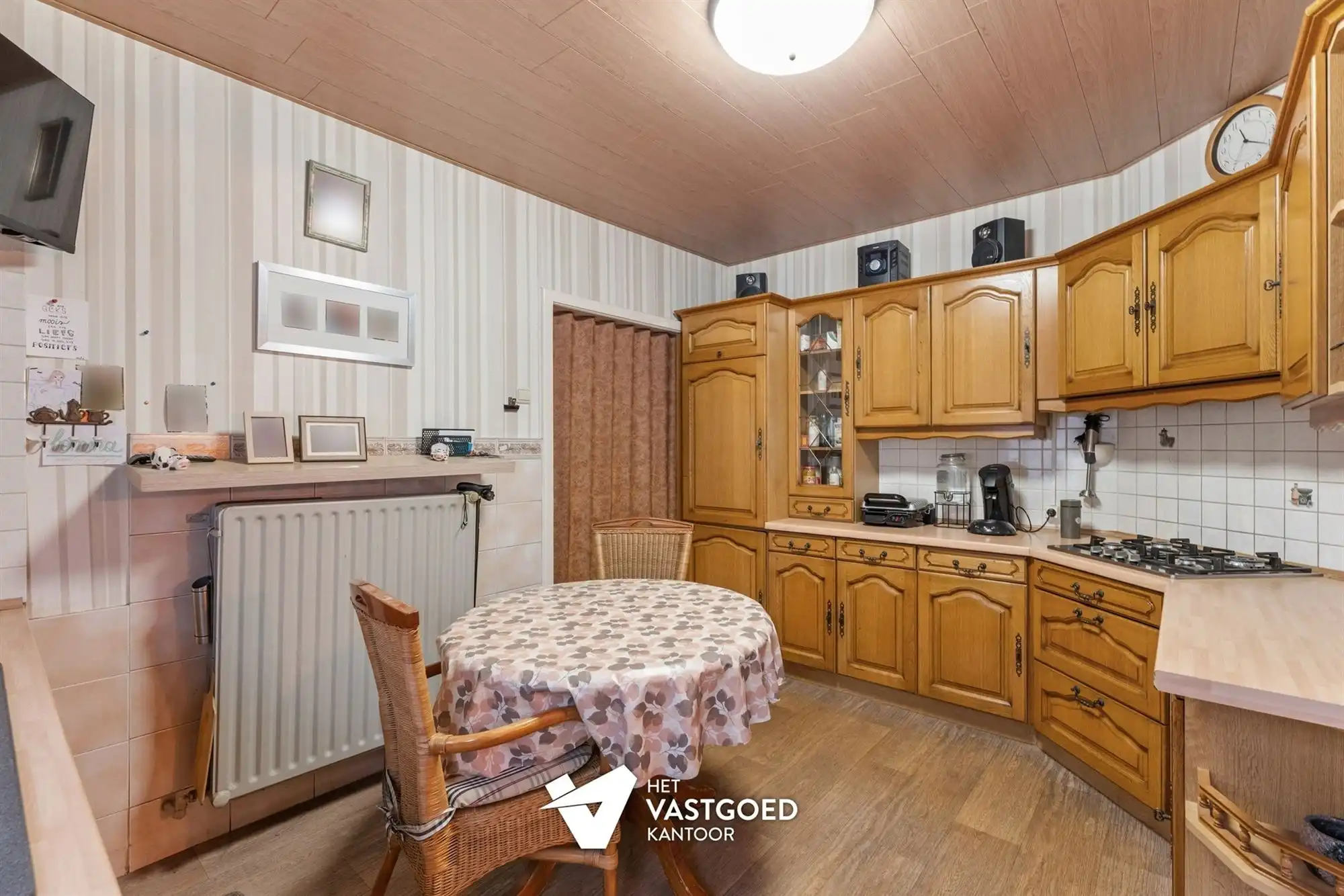 INSTAPKLARE, GELIJKVLOERSE WONING NABIJ CENTRUM foto 9