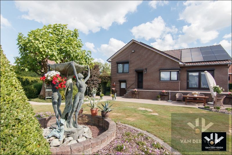 INSTAPKLAAR GEHEEL VAN MAAR LIEFST 370m² OP RUSTIGE LOCATIE foto 8