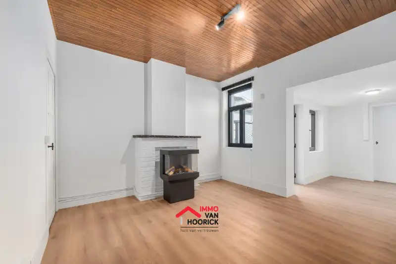 Prachtige gerenoveerde rijwoning! foto 2