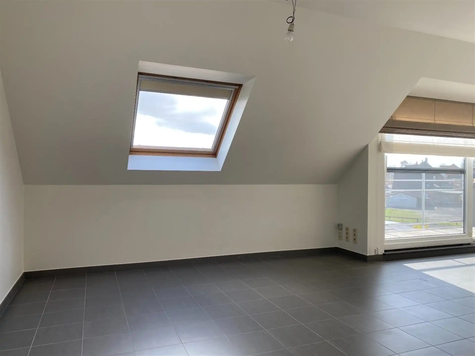 Instapklaar appartement met terras en garage. foto 5