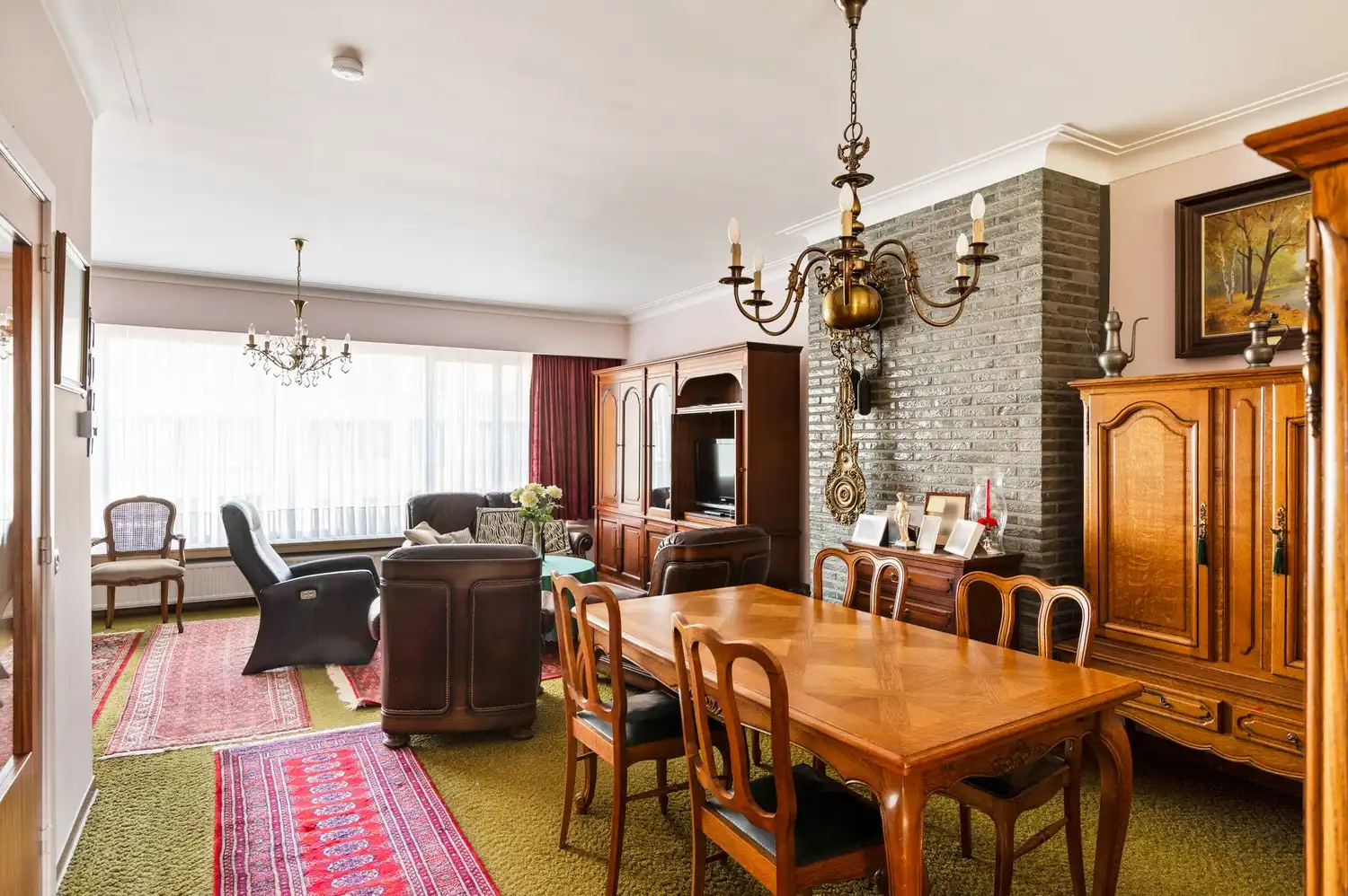 Charmante bel-etage met 4 slaapkamers, tuin en garage met oprit in Deurne! foto 6